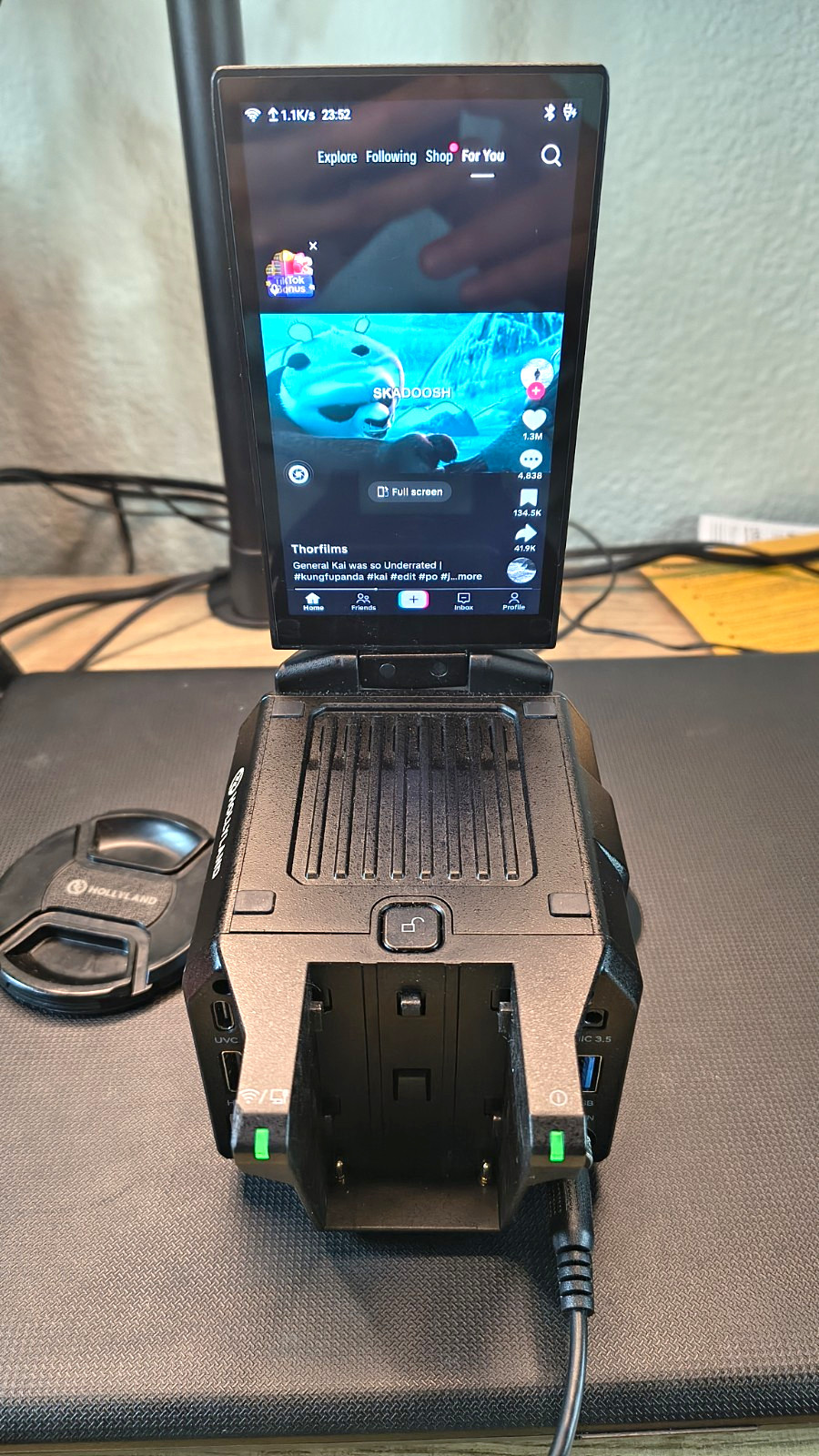 Hollyland VenusLiv V-II UHD Live Streaming Camcorder 5.5\