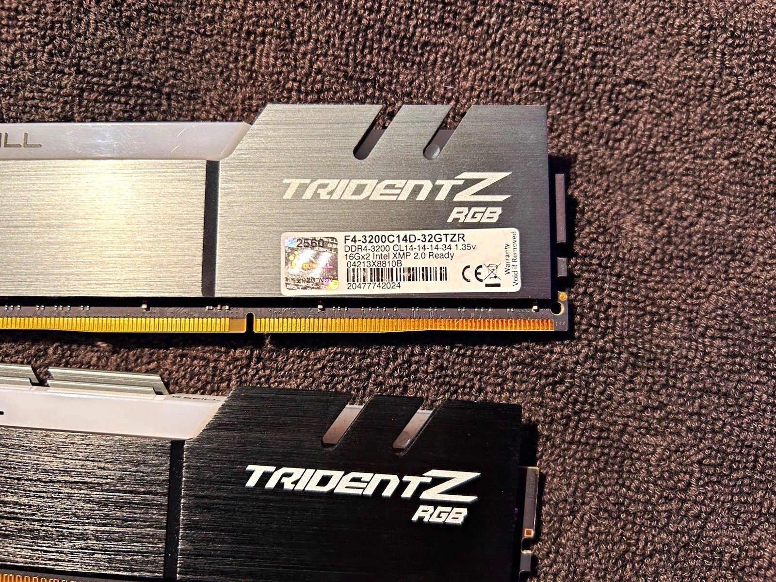 G.SKILL Trident Z RGB 32GB (2x16GB) DDR4-3200 CL14 Samsung B-Die F4-3200C14D-32G G.SKILL Trident Z RGB 32GB (2x16GB) DDR4-3200 CL14 Samsung B-Die F4-3200C14D-32G