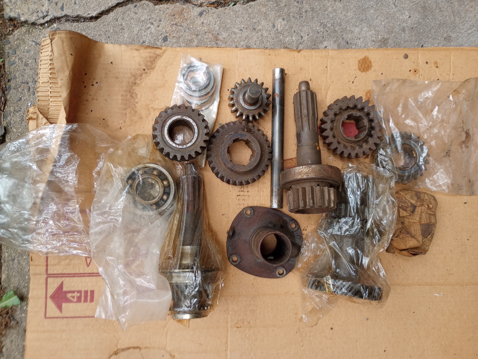 VINTAGE FORD 1930\'s & 1940\'s Transmission Gears and Misc. Parts VINTAGE FORD 1930\'s & 1940\'s Transmission Gears and Misc. Parts