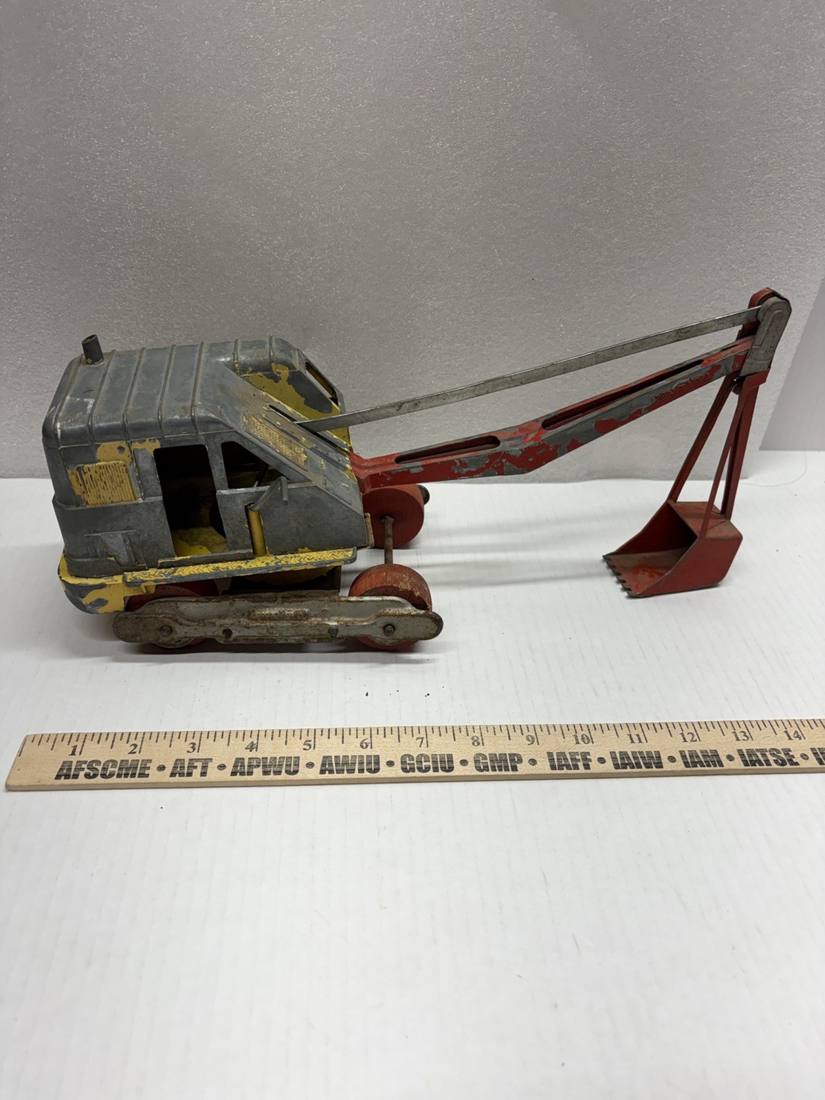Vtg Antique Hubley Steam Shovel Excavator Wood Wheel Pressed Steel Toy Vtg Antique Hubley Steam Shovel Excavator Wood Wheel Pressed Steel Toy