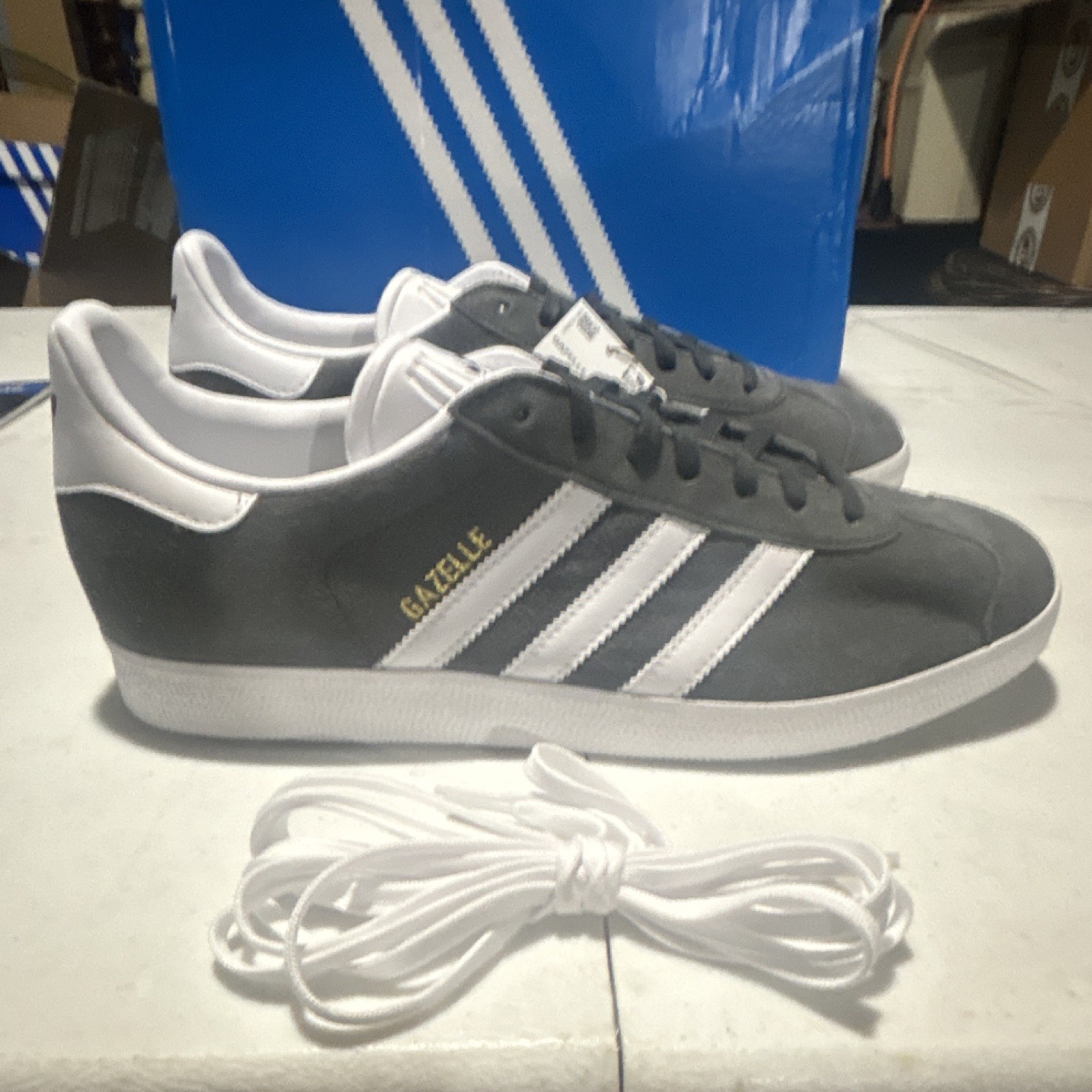 adidas Originals Gazelle Men\'s Suede Sneakers Gray/White US 10 BB5480 adidas Originals Gazelle Men\'s Suede Sneakers Gray/White US 10 BB5480