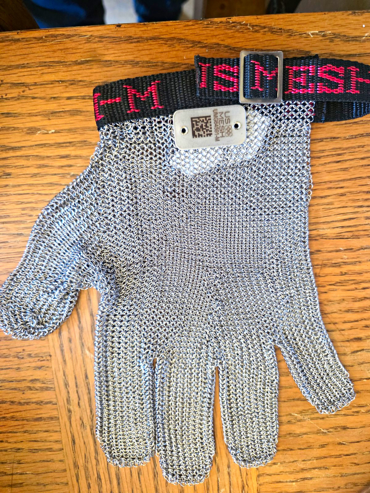 US Mesh - Stainless Steel Mesh Cutting Glove - Medium (M) - Reversible