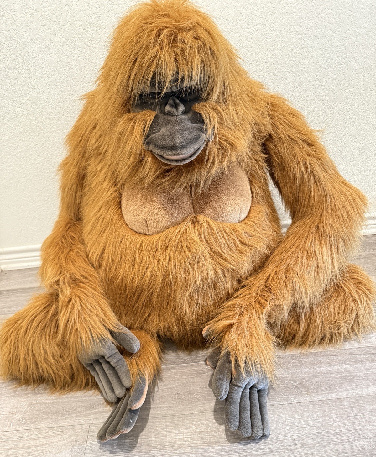 Rare FAO SCHWARZ Jumbo Orangutan Life Like
