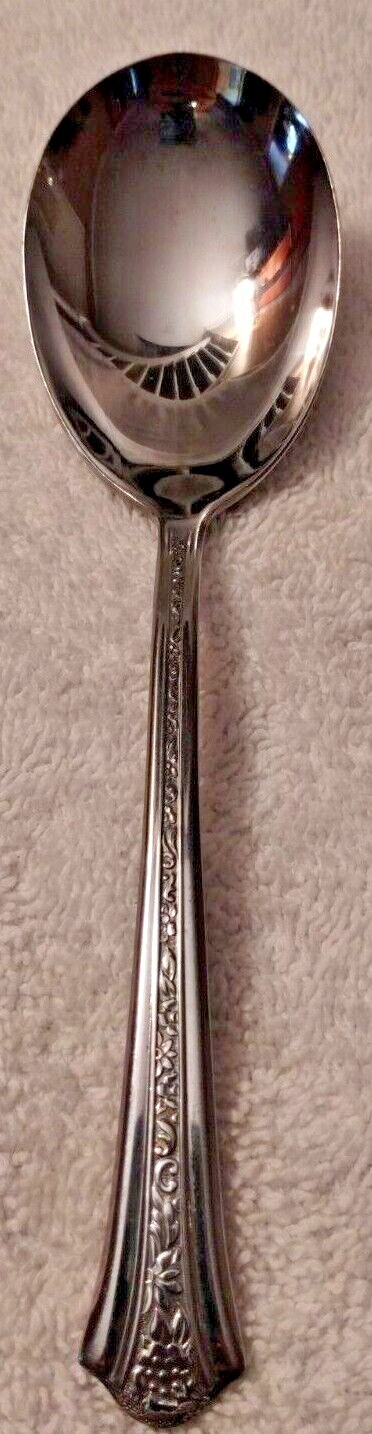 INTERNATIONAL SILVER SILCO INS104 GLOSSY STAINLESS FLATWARE FLORAL CENTER CHOICE