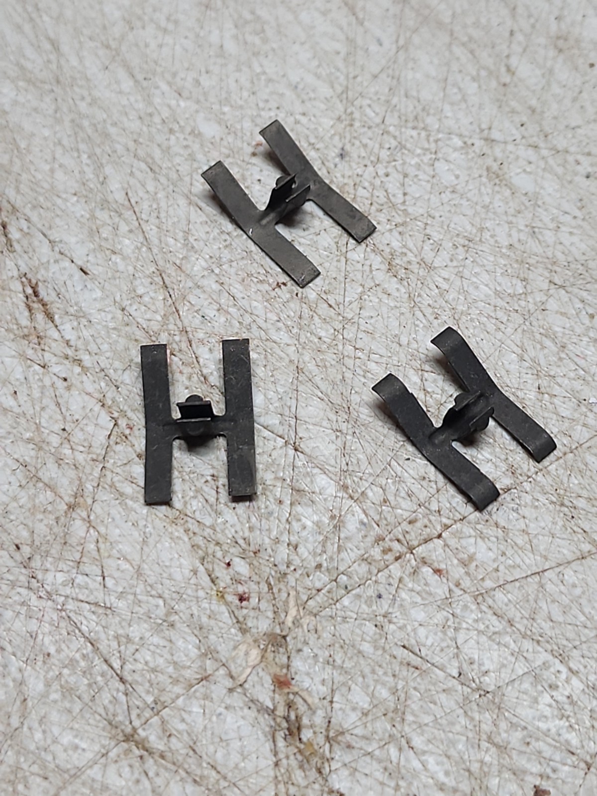 NOS 1950\'S 1960\'S CHEVROLET GM MOULDING CLIPS LOT OF 3