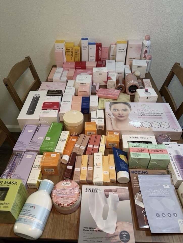 Luxury Beauty Mystery Box - 55 High End Skincare Makeup Beauty - BRAND NEW Luxury Beauty Mystery Box - 55 High End Skincare Makeup Beauty - BRAND NEW