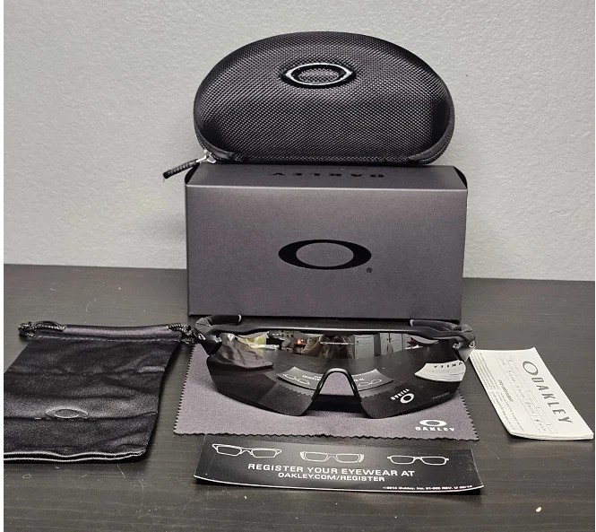 New Oakley Radar EV Path Polarized Prizm Black Frame Mirror/Chrome Len OO9208-08
