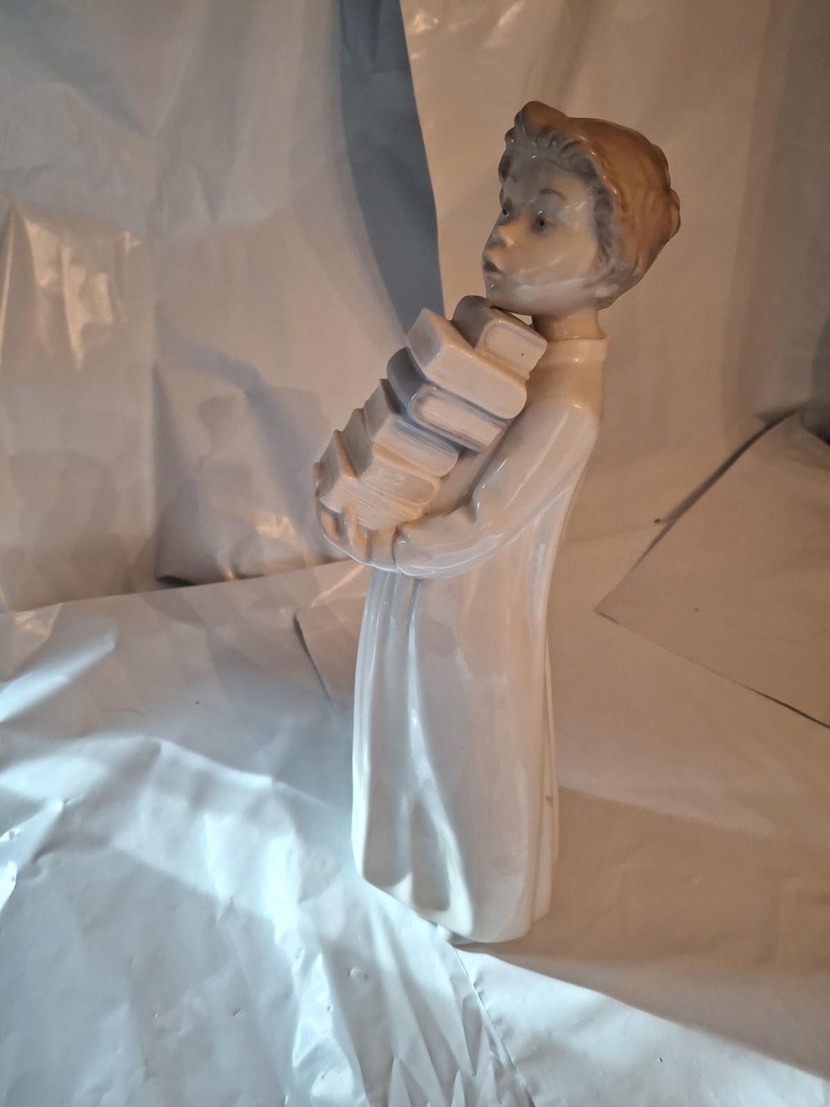 Lladro NAO Figurine Child in Night gown w/Books Retired 11.5 T  x 4