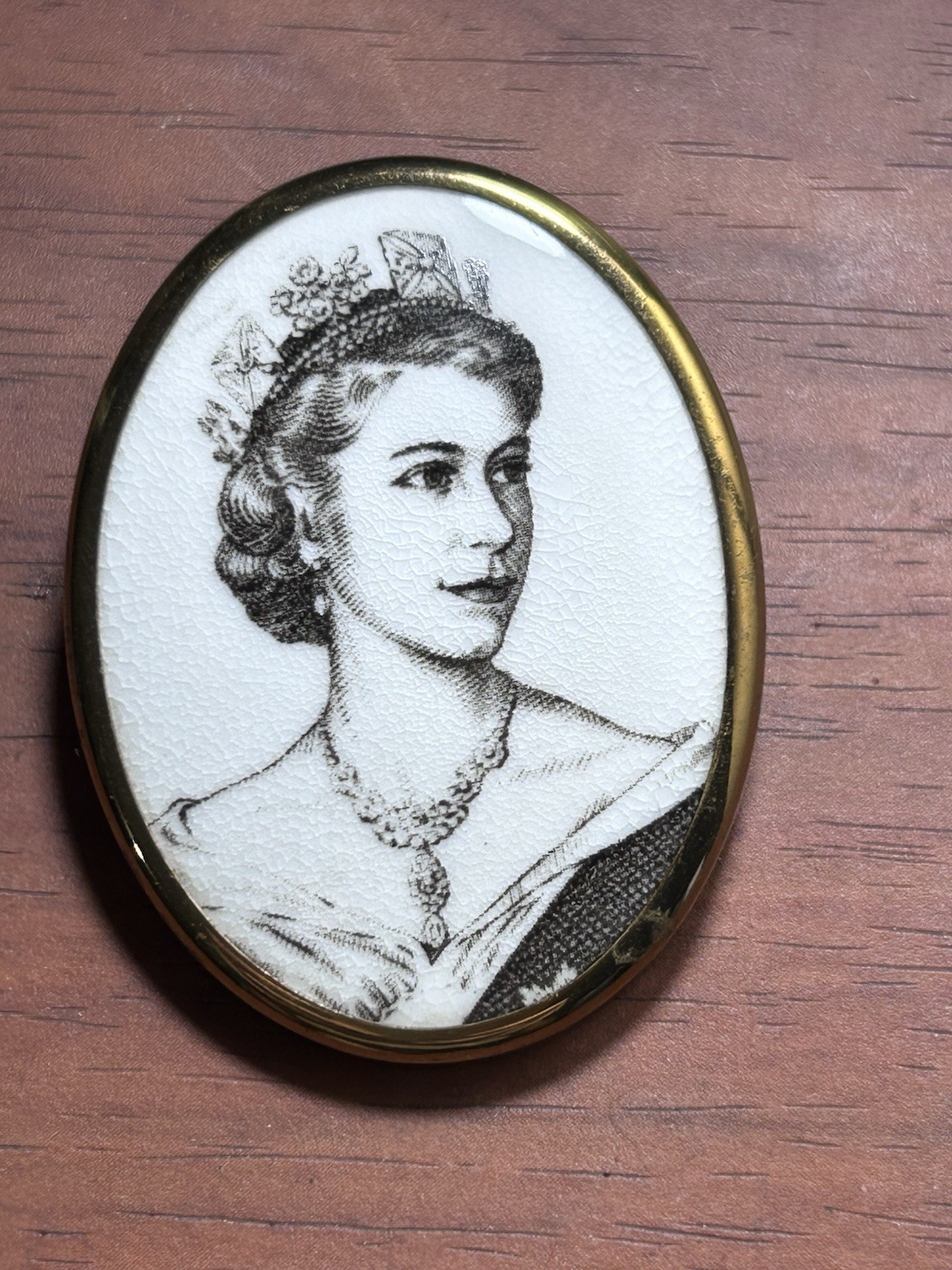 1953 Coronation Brooch Royal Worcester, Queen Elizabeth II Vintage 1953 Coronation Brooch Royal Worcester, Queen Elizabeth II Vintage