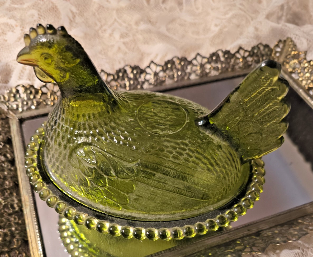 Vintage Indiana Glass Olive Green Hen On Nest Glass Covered Candy Dish PRISTINE