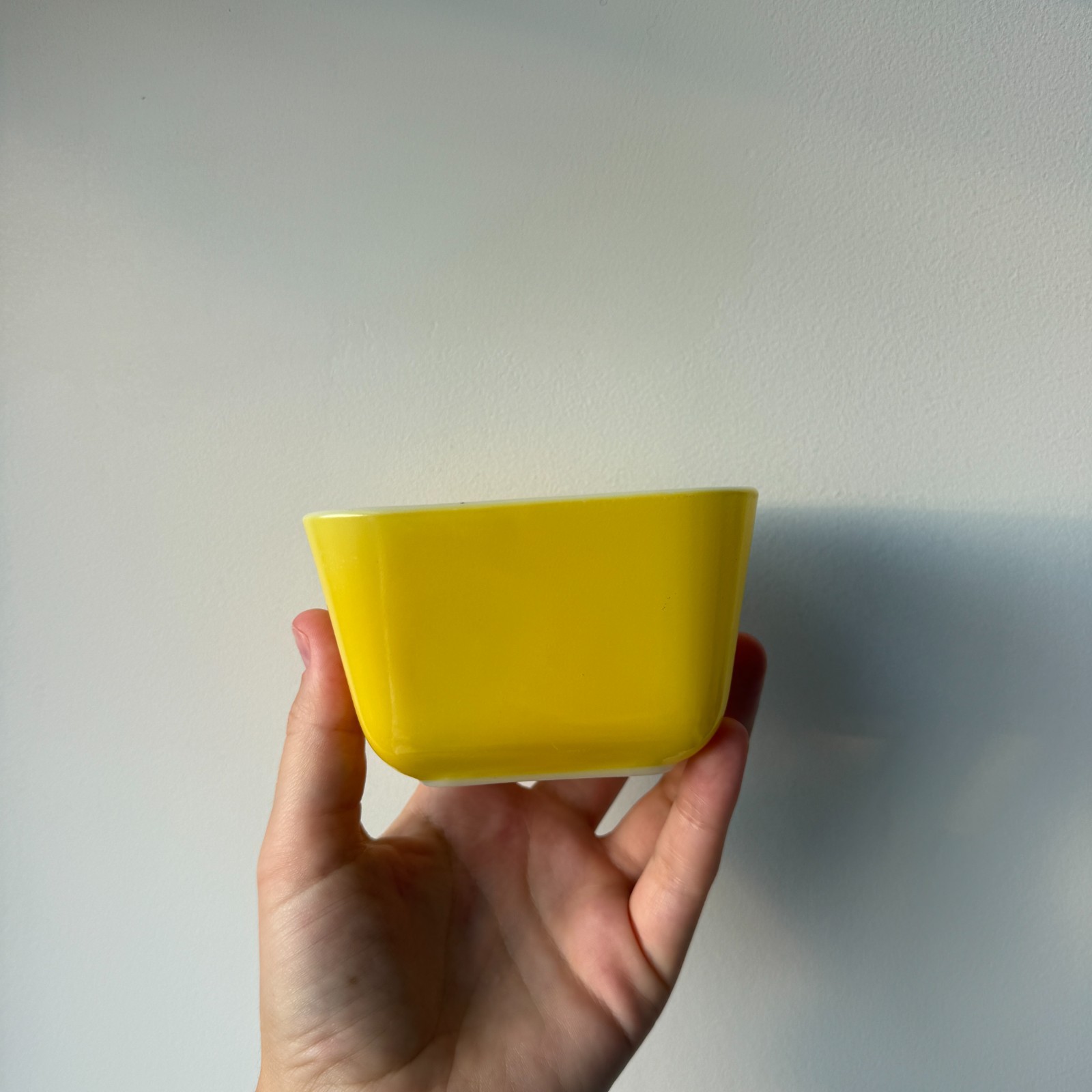 Vintage Yellow Pyrex Fridgie 501 Dish Vintage Yellow Pyrex Fridgie 501 Dish
