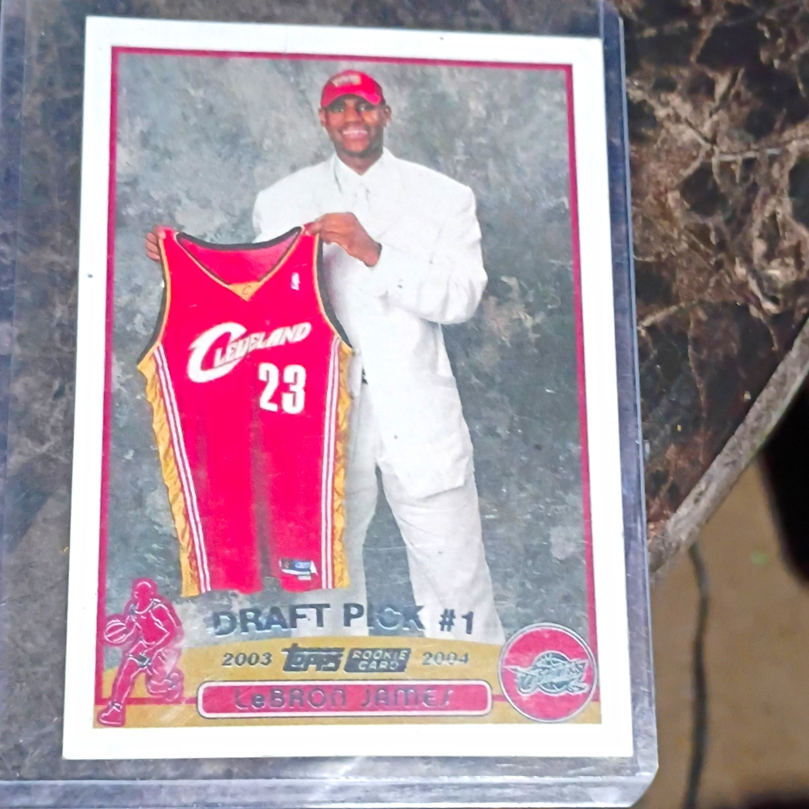 Topps 2003-04 Draft Pick LeBron James RC Base Cleveland Cavaliers #221 Topps 2003-04 Draft Pick LeBron James RC Base Cleveland Cavaliers #221