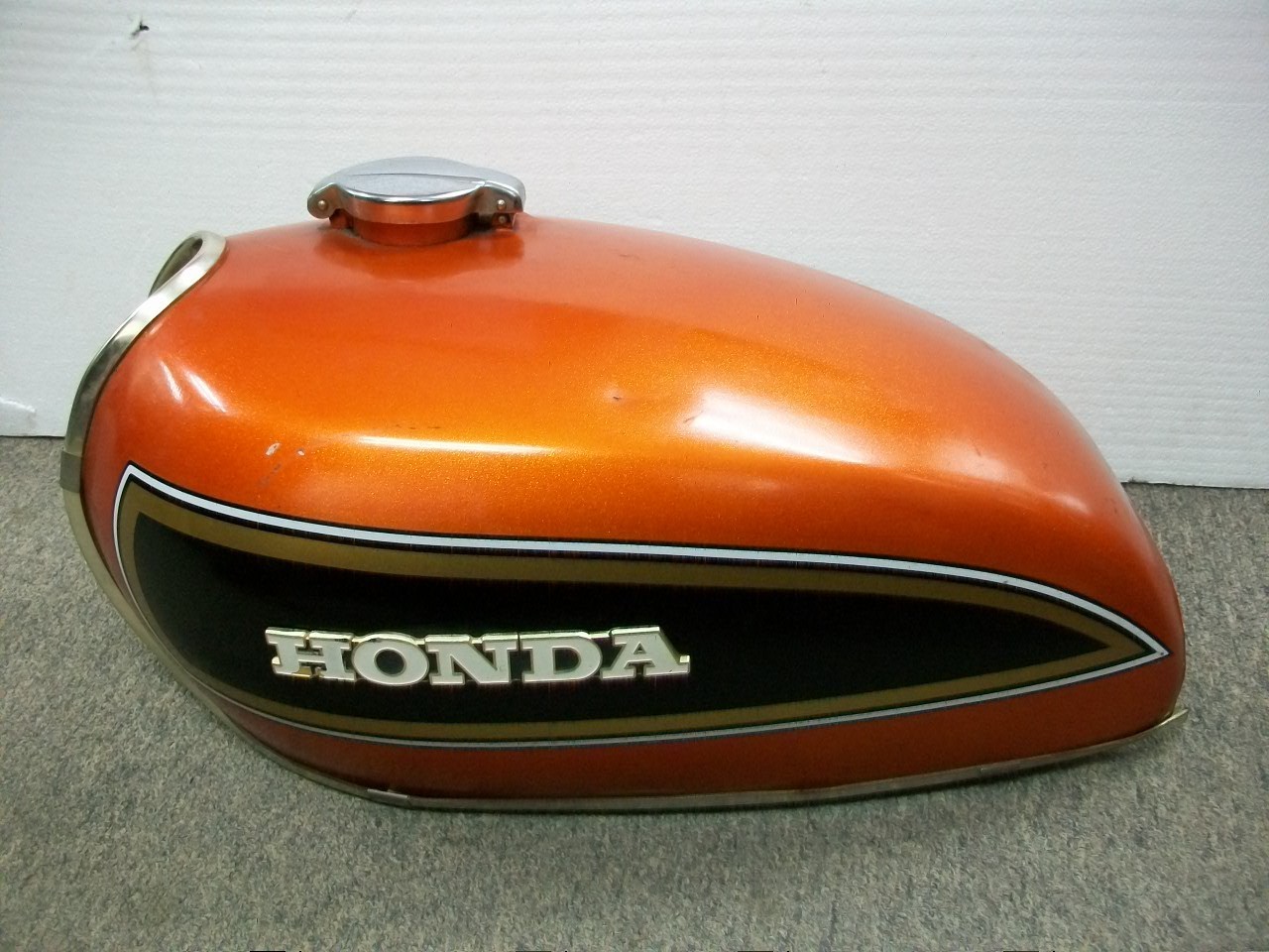 Nice OEM 1975 Honda CB550 4 Cylinder Gas Tank Orange CB550K CB 550 K Vintage Nice OEM 1975 Honda CB550 4 Cylinder Gas Tank Orange CB550K CB 550 K Vintage