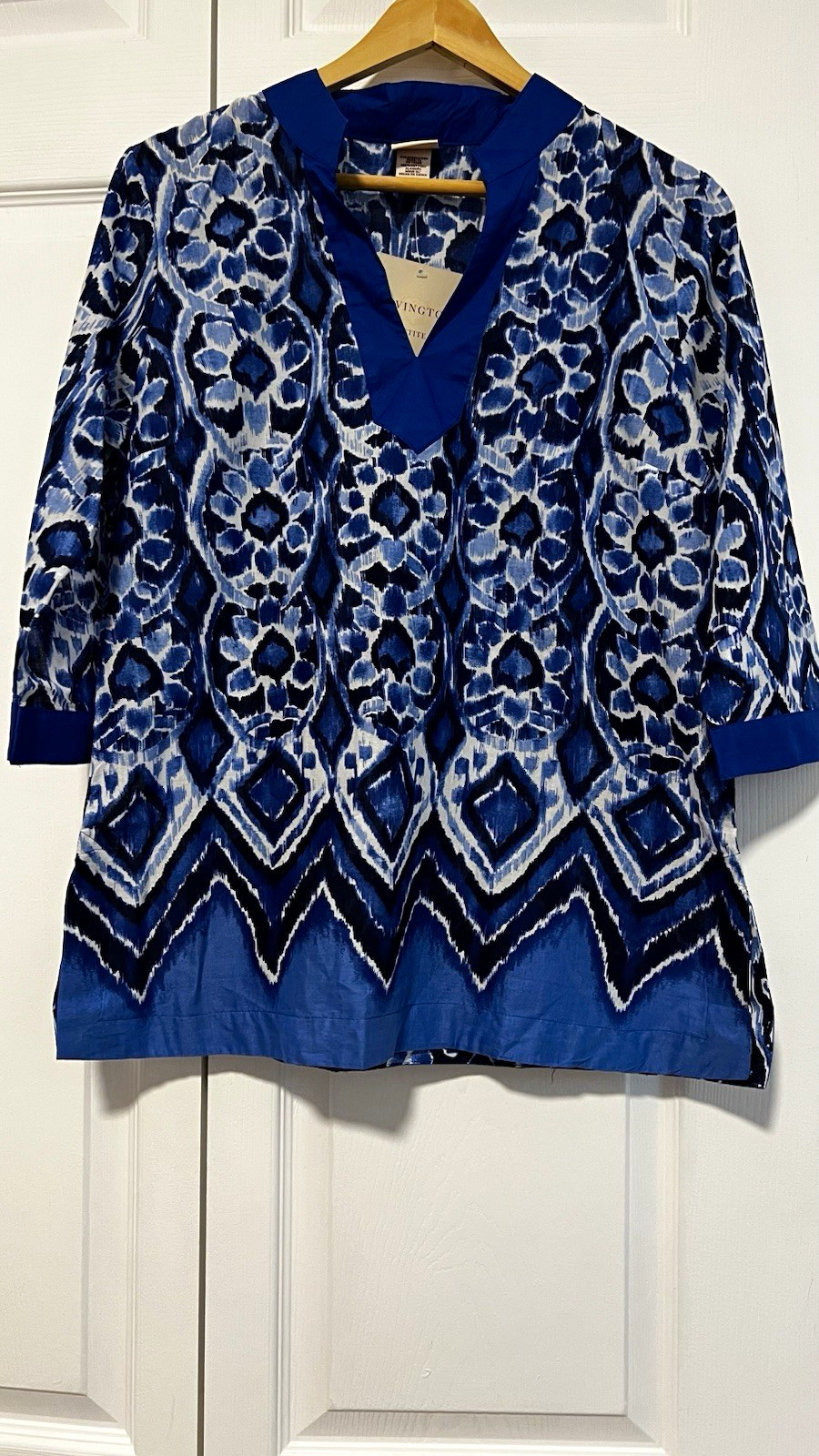 Covington Women’s Blue/White Geometric V-Neck 3/4 Sleeve Cotton Blouse PM