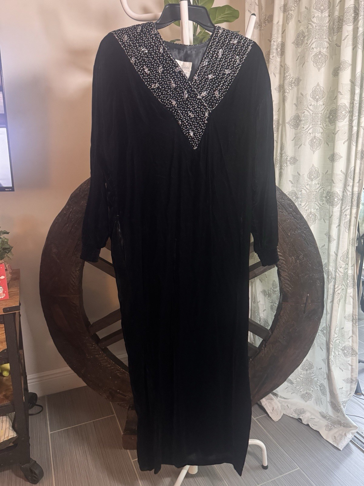 VTG Georgette Trabolsi Black Velvet Maxi Pocket Lounger Dress Beaded Collar Gown VTG Georgette Trabolsi Black Velvet Maxi Pocket Lounger Dress Beaded Collar Gown