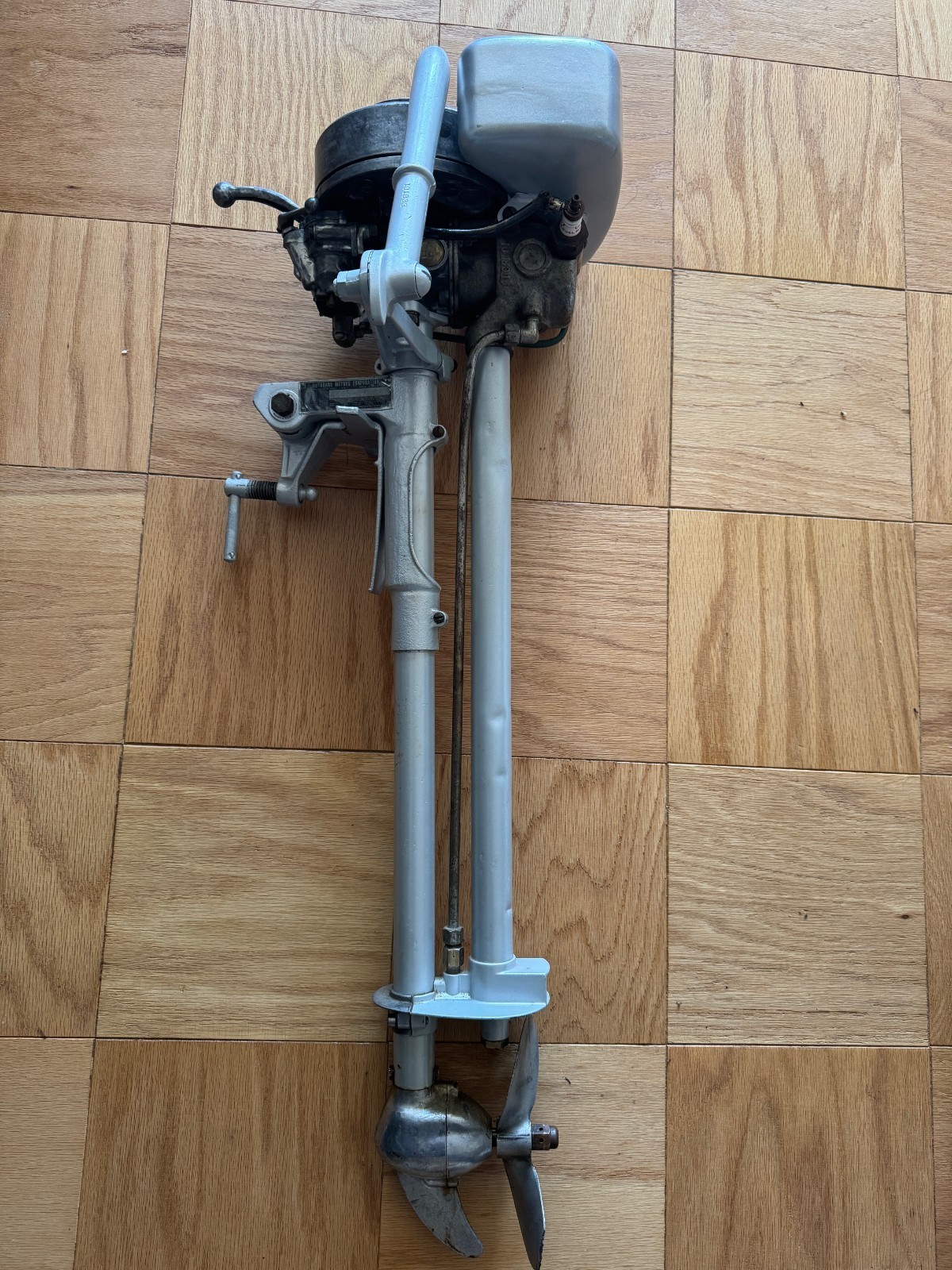 Evinrude Elto 1930’s Outboard Motor 4145 Antique Collectible - RUNS Evinrude Elto 1930’s Outboard Motor 4145 Antique Collectible - RUNS