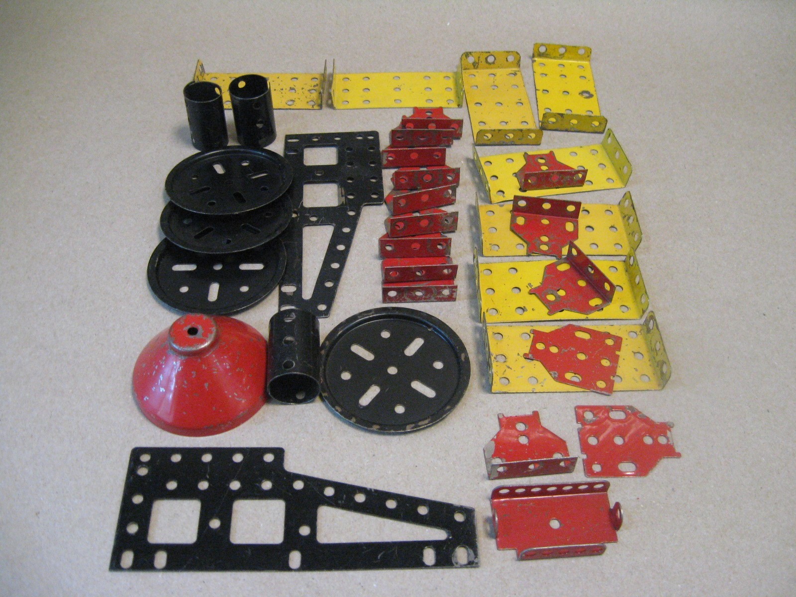 Vtg 1930s -50s AC Gilbert Erector Set Parts Red Black Yellow Plates Boiler Caps Vtg 1930s -50s AC Gilbert Erector Set Parts Red Black Yellow Plates Boiler Caps