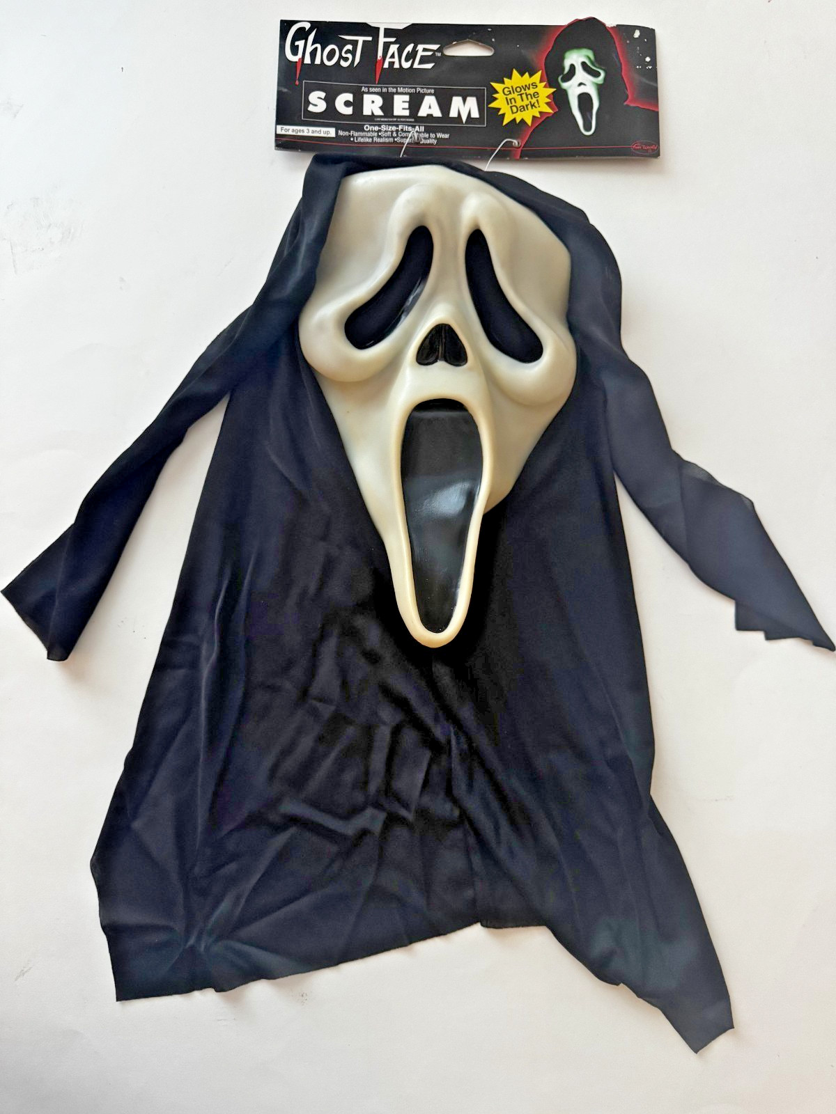 NWT Vintage 1997 Easter Unlimited Fun World DIV Ghost Face Scream Mask 9206 GLO NWT Vintage 1997 Easter Unlimited Fun World DIV Ghost Face Scream Mask 9206 GLO