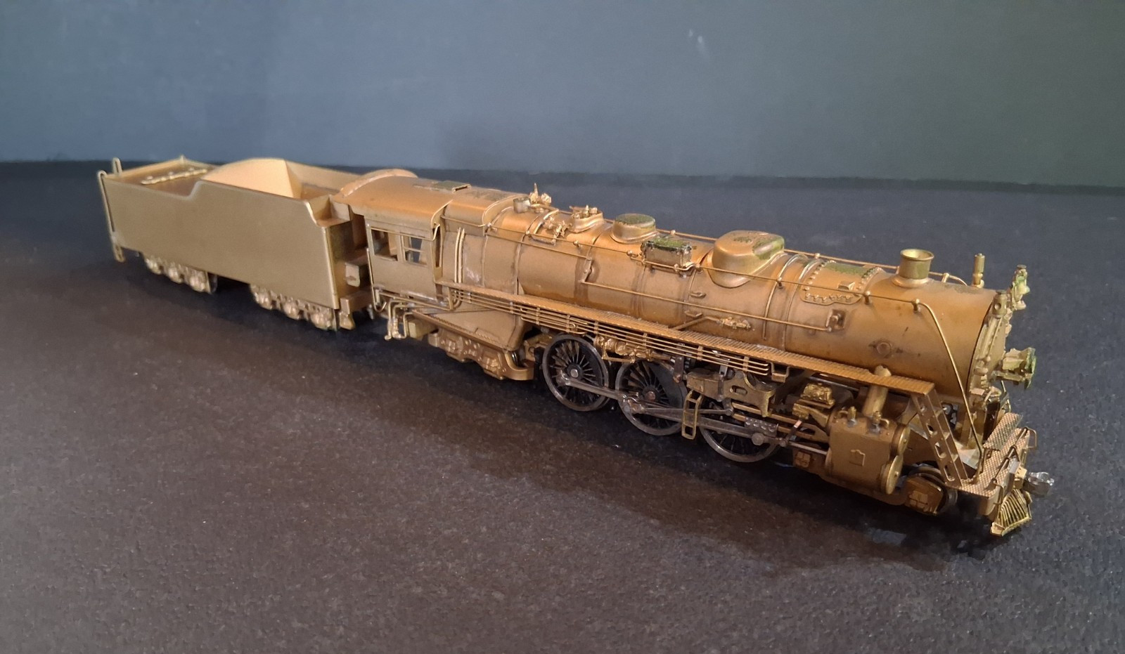 AHM HO Brass Milwaukee Road (MILW) Class F-6, 4-6-4 Steam Locomotive