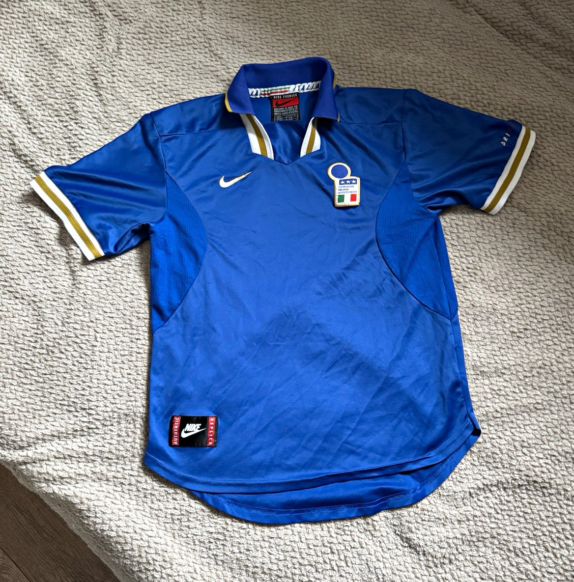 Vintage Nike Italia Home 1997 Soccer Jersey Blue Short Sleeve  Men’s Size M