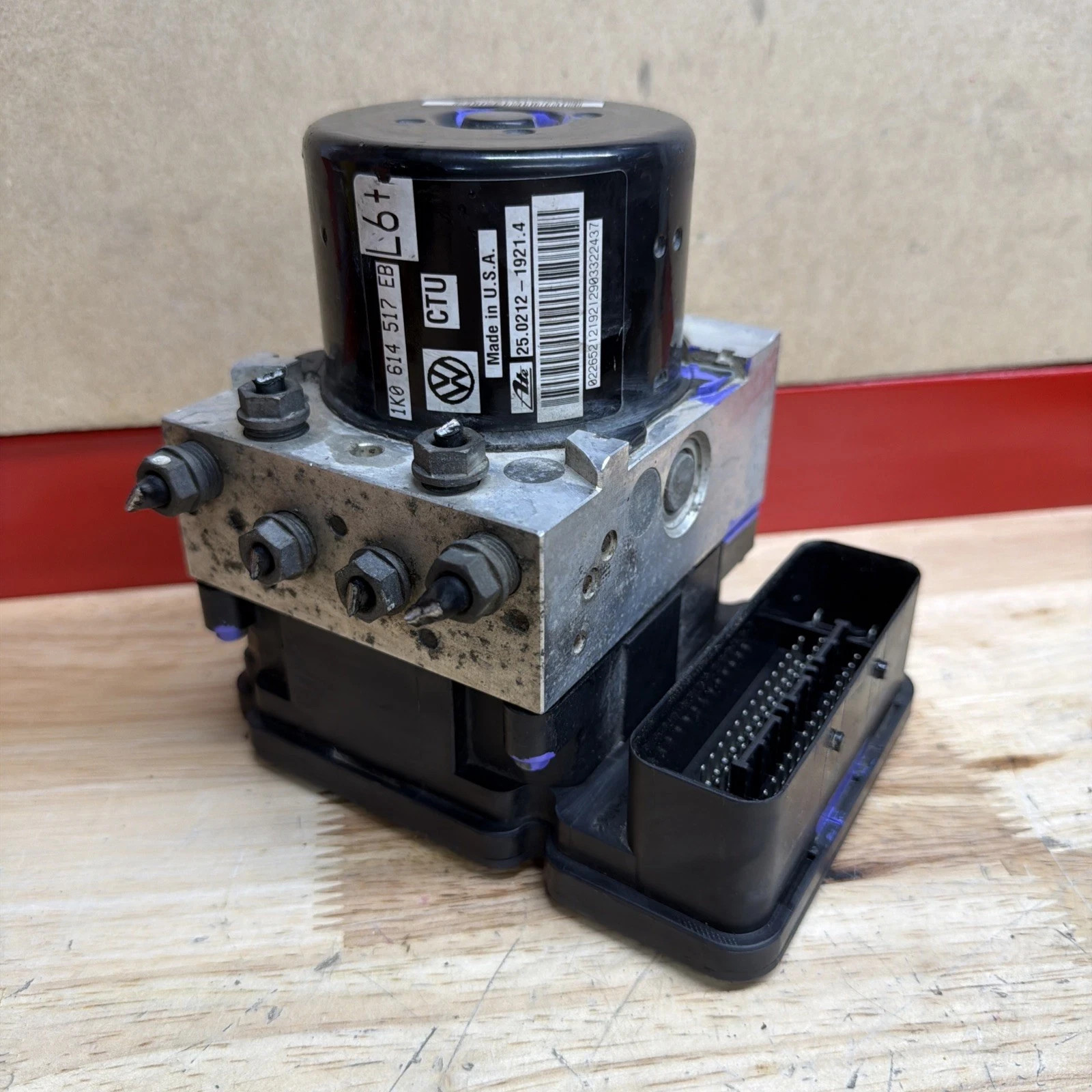 2012-2014 Volkswagen Jetta ABS Control Module Anti Lock Brake Pump Assembly OEM