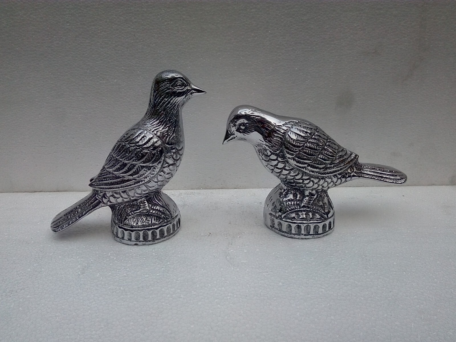 Metal Bird Pair on Base Sparrow Beautiful Figurines Sculpture Statue / Metal Bird Pair on Base Sparrow Beautiful Figurines Sculpture Statue /