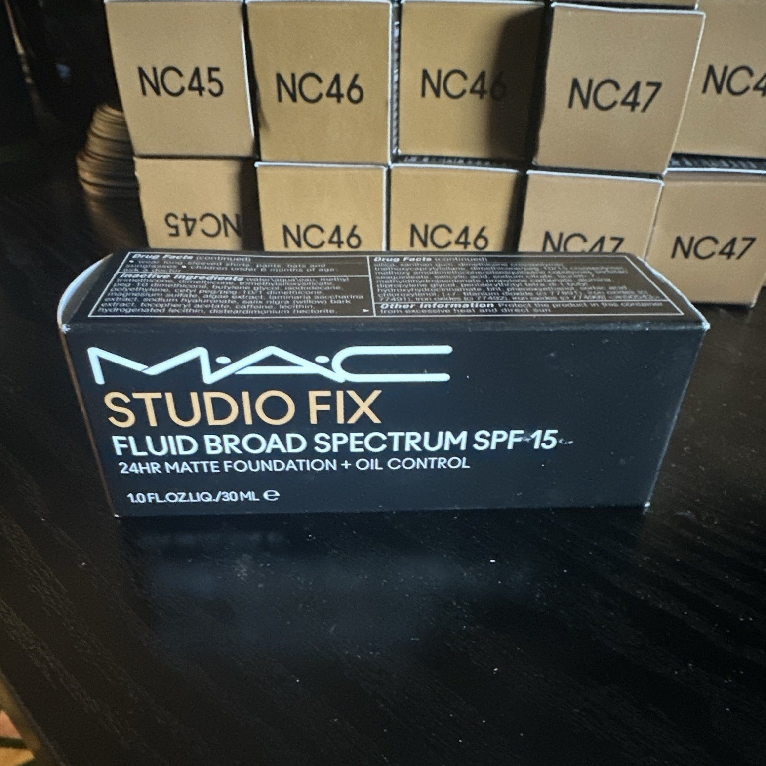 M·A·C Studio Fix Fluid Matte SPF 15 Oil-Free Liquid Foundation NC45 1 fl oz M·A·C Studio Fix Fluid Matte SPF 15 Oil-Free Liquid Foundation NC45 1 fl oz