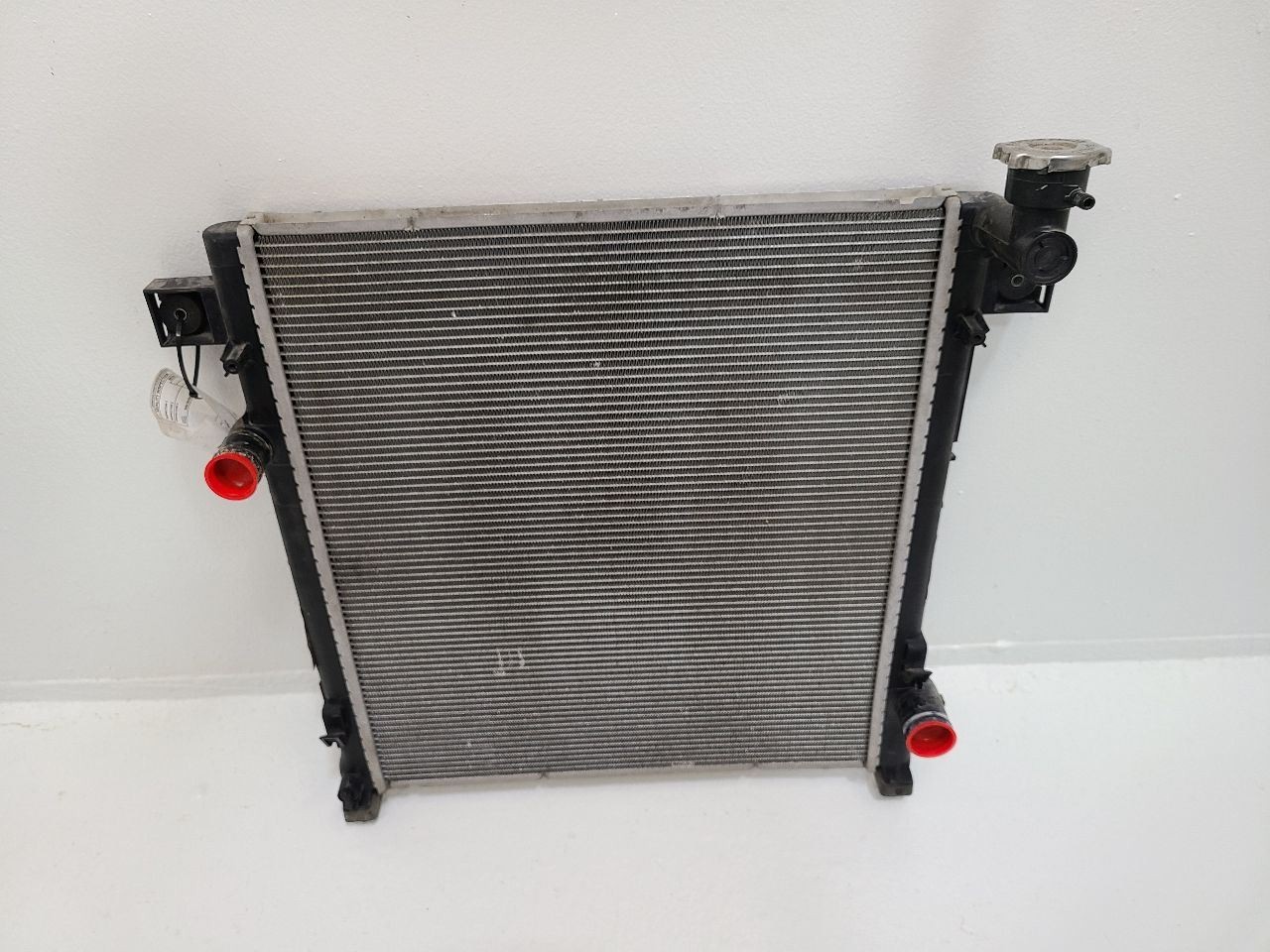 2008-2012 JEEP LIBERTY Radiator 55037T905AC 68033227AA 08-12