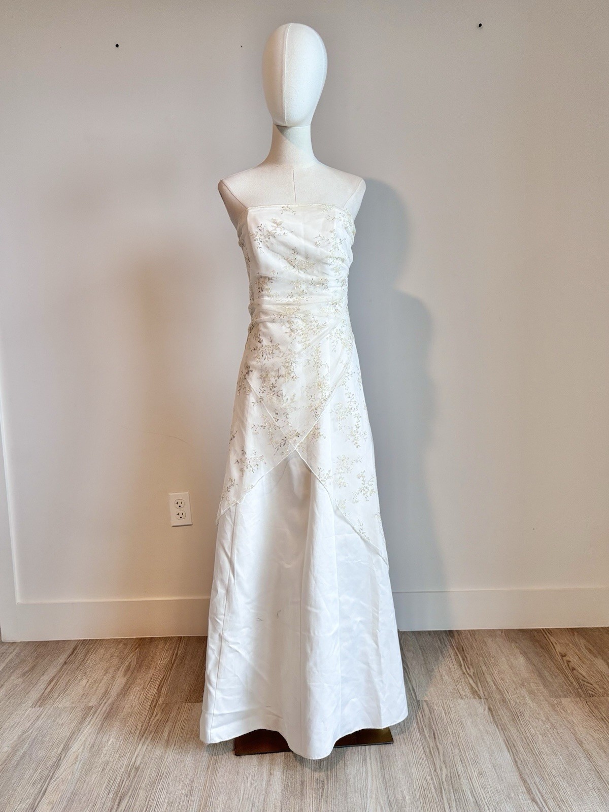 jump apparel co vintage strapless embroidered tulle overlay formal maxi dress m jump apparel co vintage strapless embroidered tulle overlay formal maxi dress m