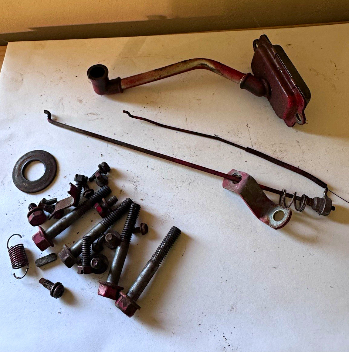 Vintage Briggs And Stratton 5 Hp Horizontal Shaft Model 100212 Misc. Parts Lot