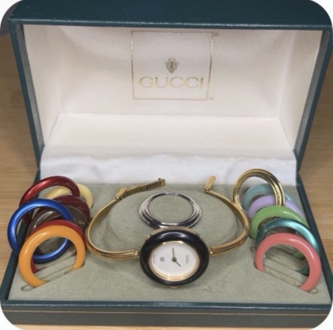 Vintage Gucci Swiss Made Bangle Watch Women\'s Quartz 11/12 W/ Box & 15 Bezels