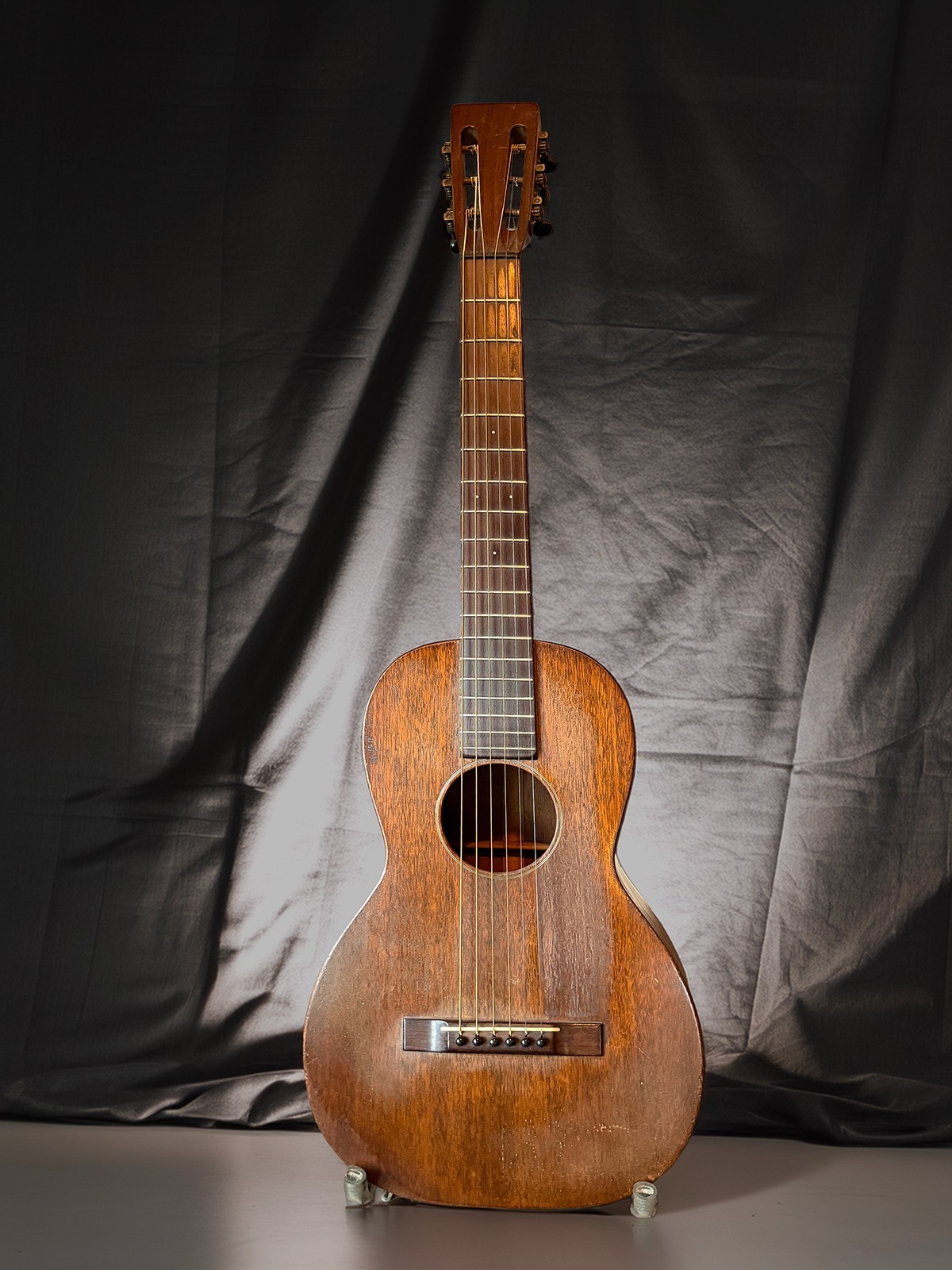 WOW Rare 1930 Martin Acoustic Guitar - 42606 (2-17) WOW Rare 1930 Martin Acoustic Guitar - 42606 (2-17)