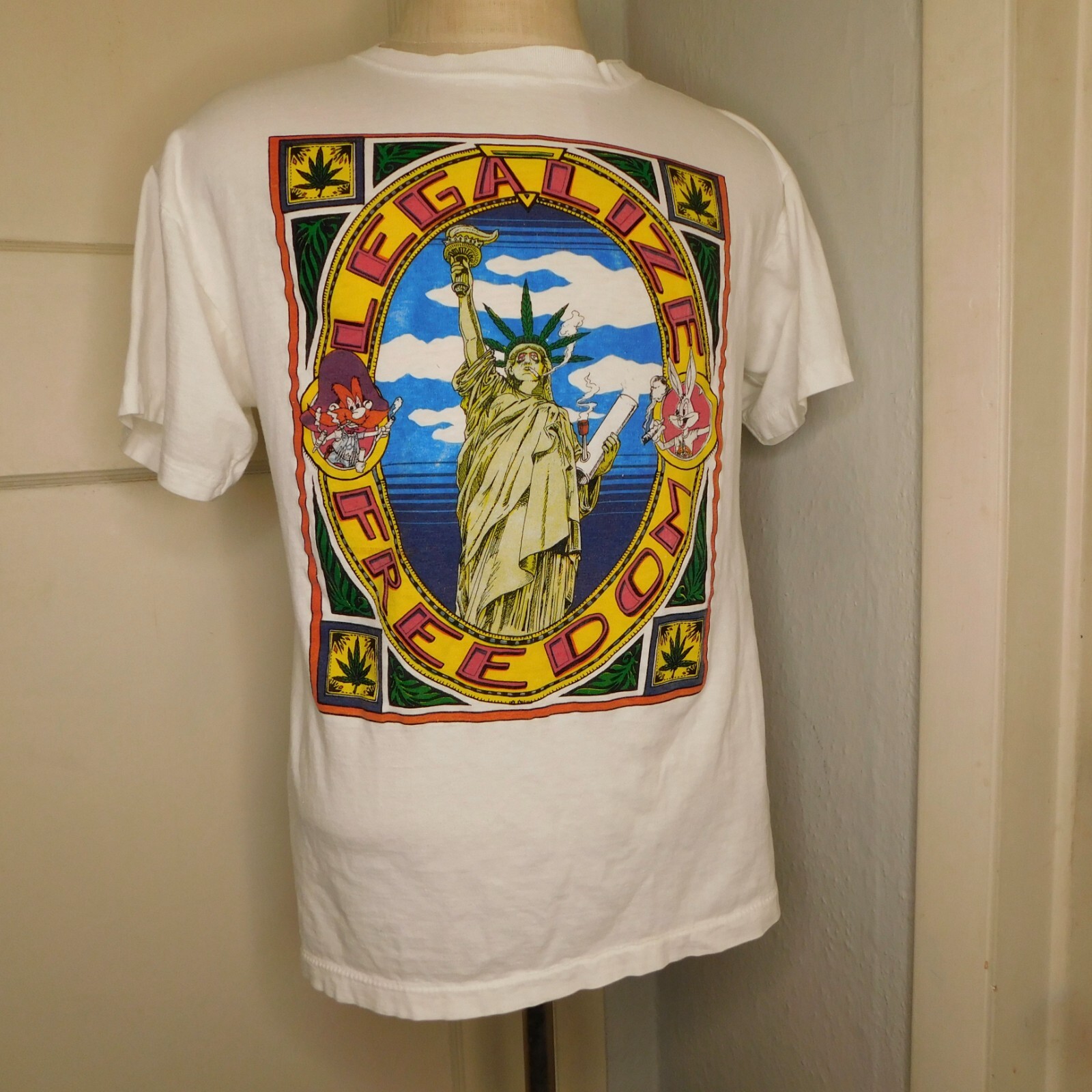 vtg 90s L Weed Parody Legalize Marijuana cartoon Rap Graphic T-shirt Stoned Bong