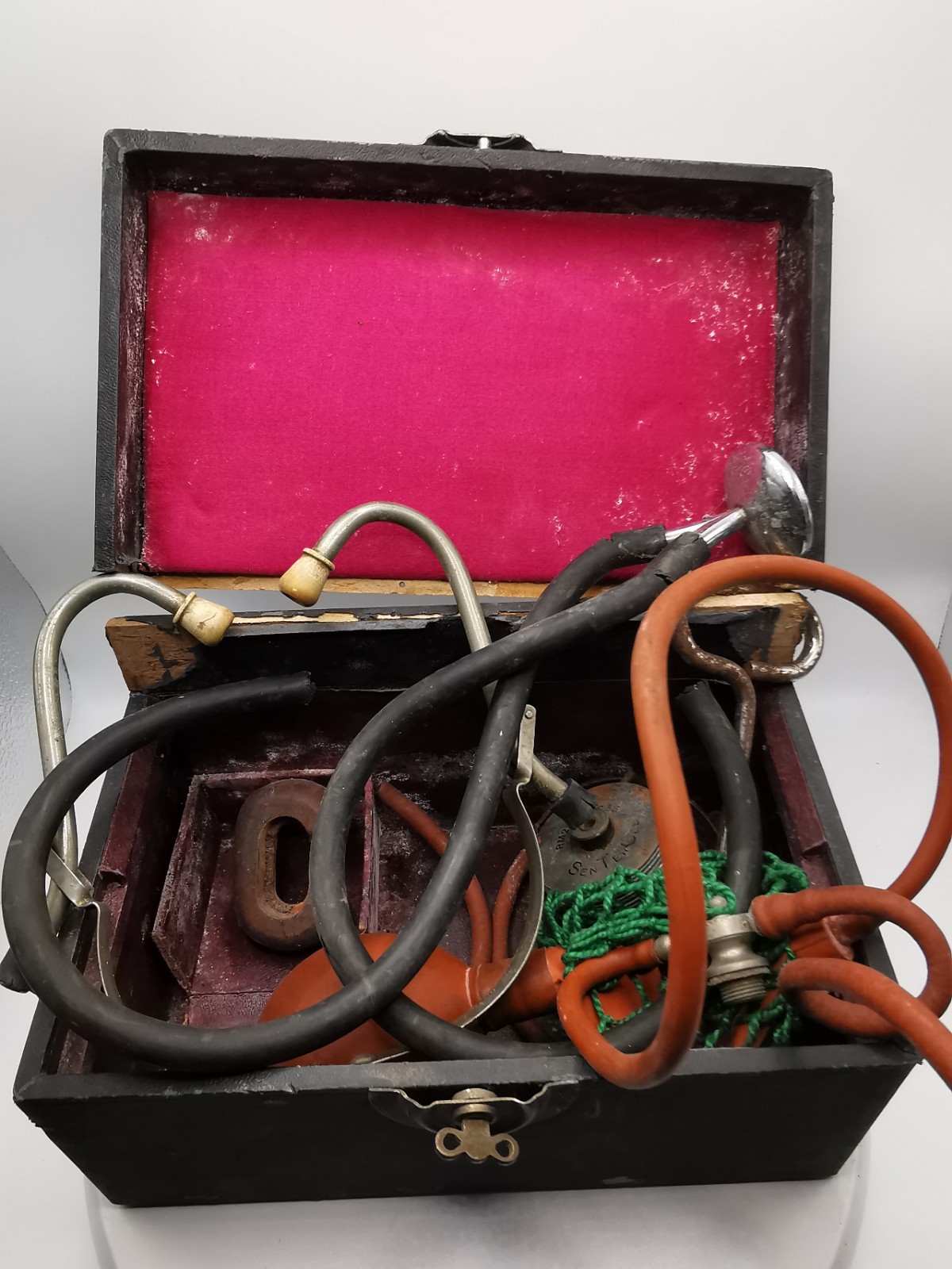 Antique Cased Sphygmomanometer Blood Pressure & Stethoscope Parts c1910