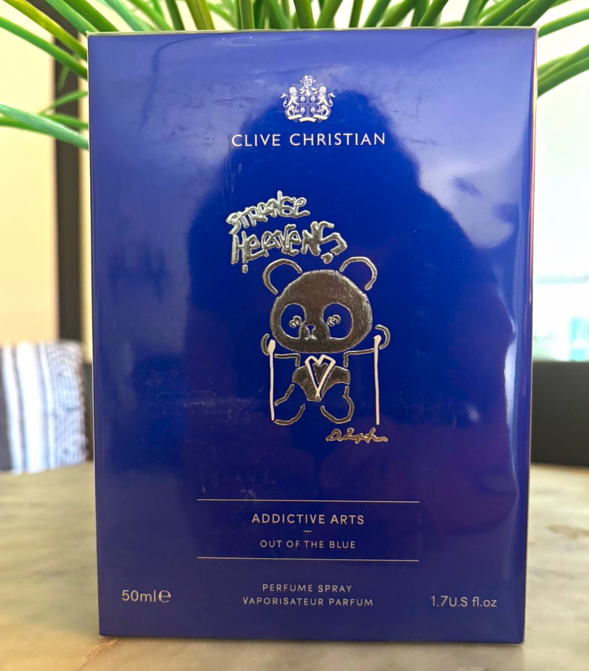 Clive Christian Addictive Arts Out of the Blue Perfume Spray 1.7 fl oz Clive Christian Addictive Arts Out of the Blue Perfume Spray 1.7 fl oz