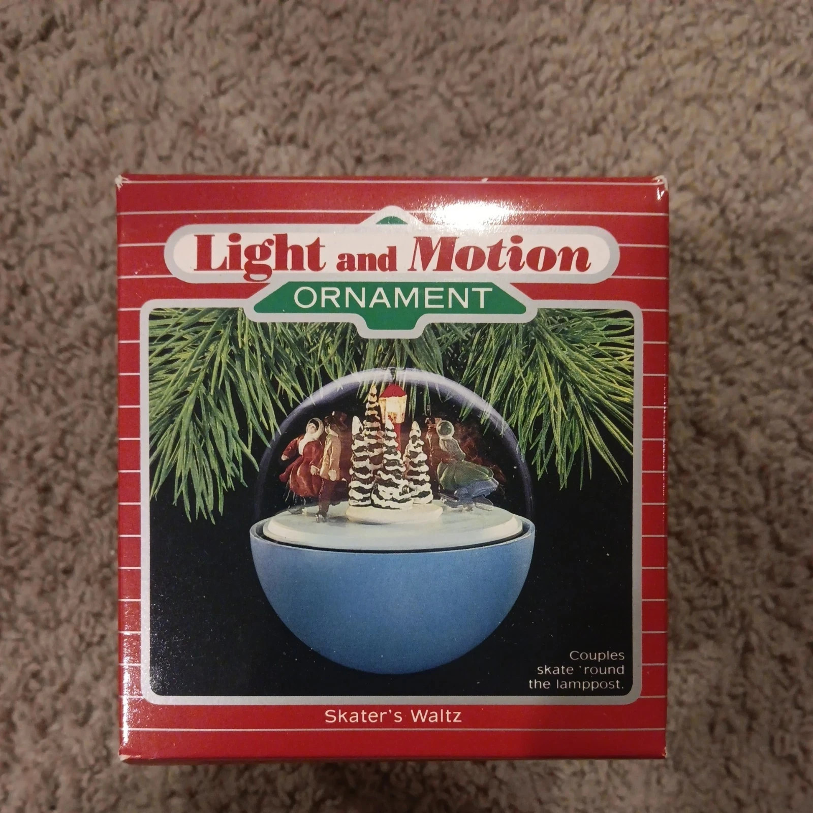 Vtg 1988 Hallmark Keepsake Magic Light & Motion Ornament Skater's Waltz -6-9-178