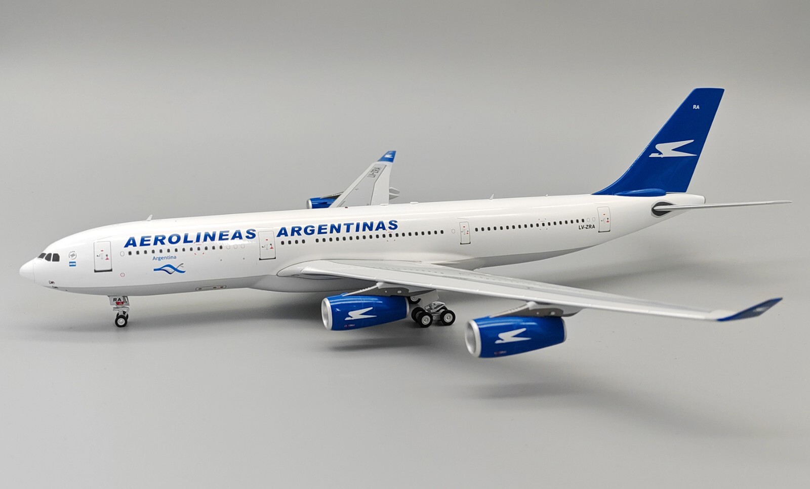 Aerolineas Argentinas / Airbus A340-200 / LV-ZRA / IF342LV0224 / 1:200