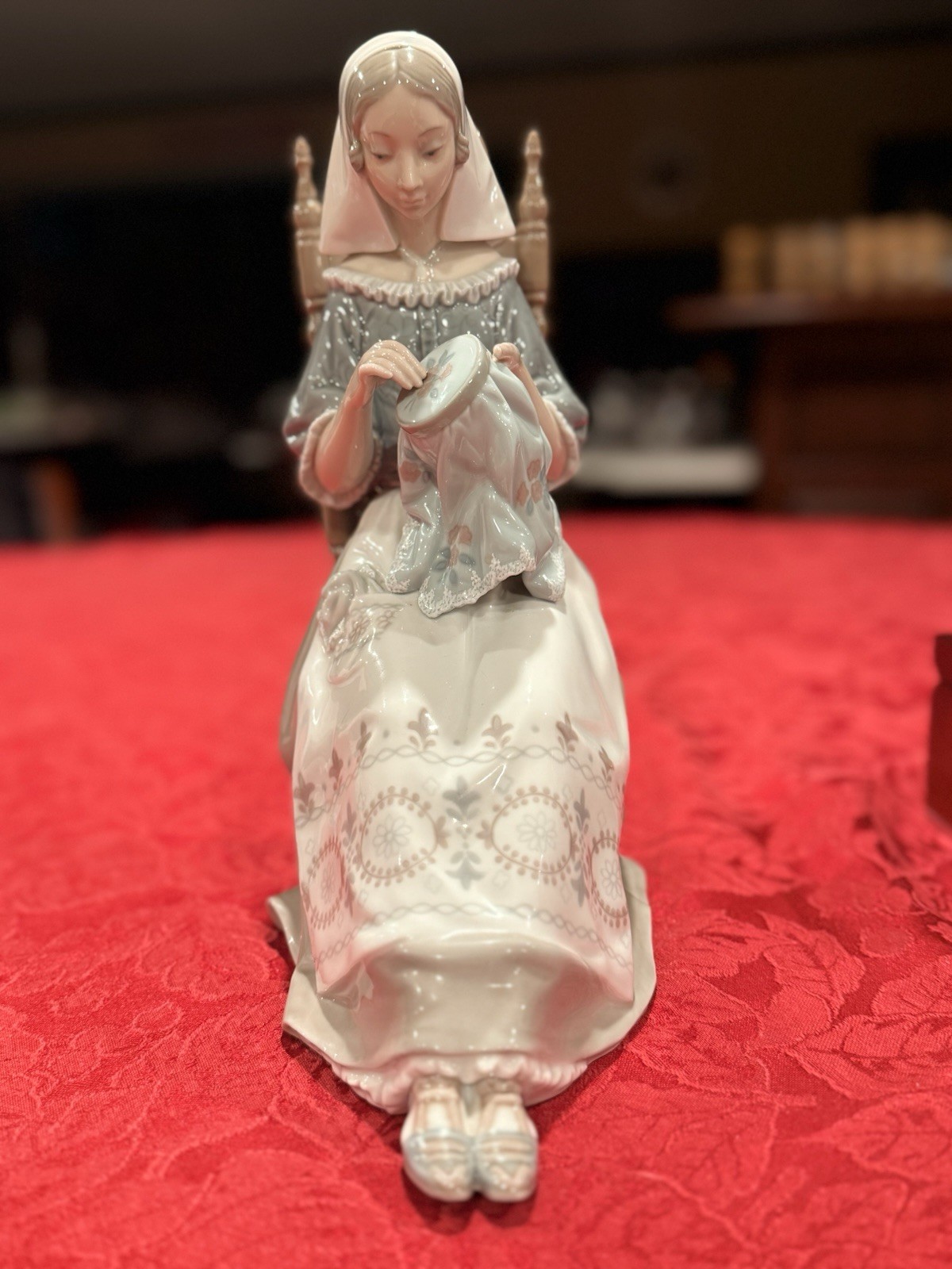 Amazing Spanish Lladro “Embroiderer” Large 11.5” Signed Vintage Ex Condition
