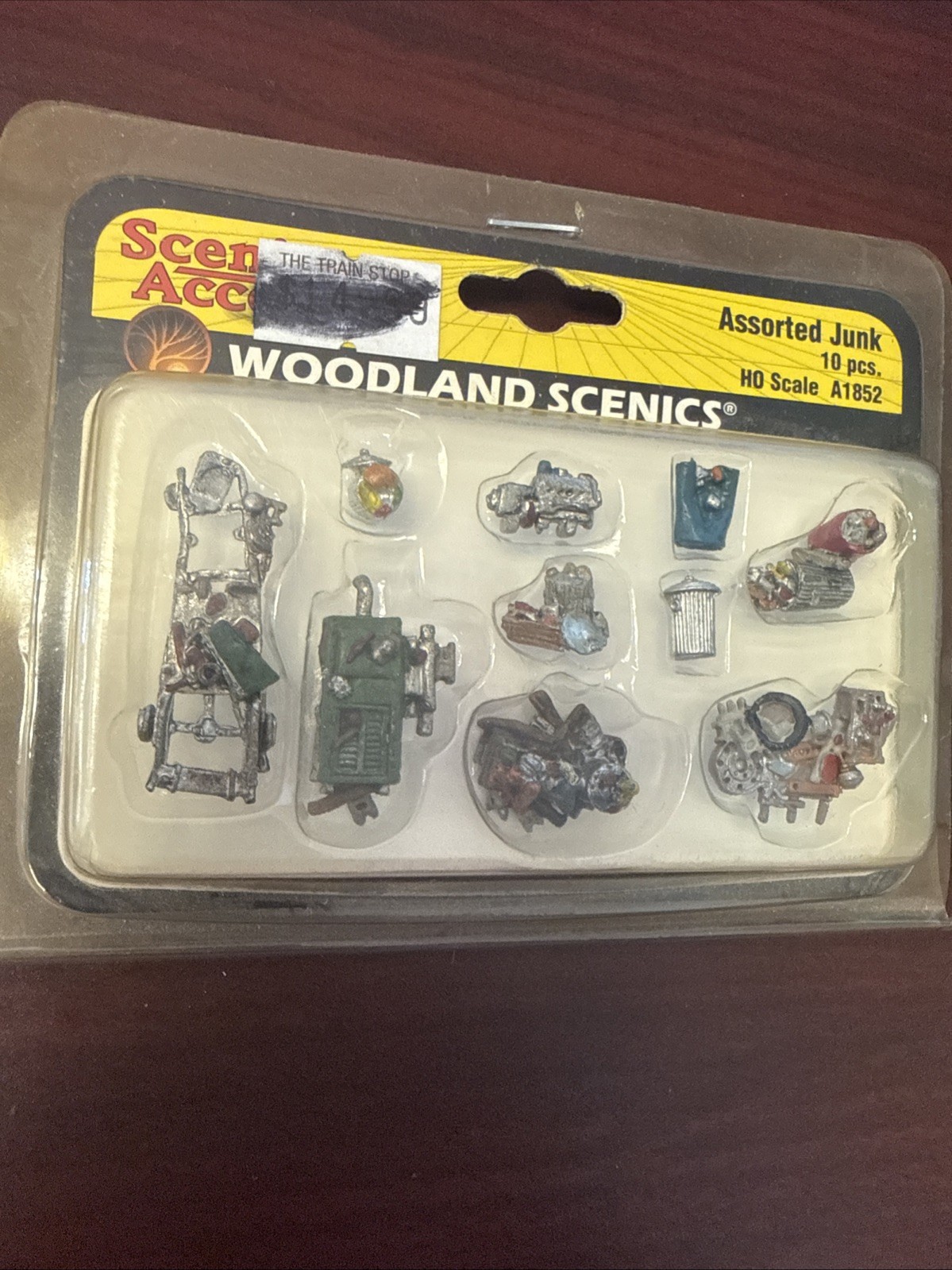 Woodland Scenics A1852 HO Scale Assorted Junk 10 Pcs New Sealed