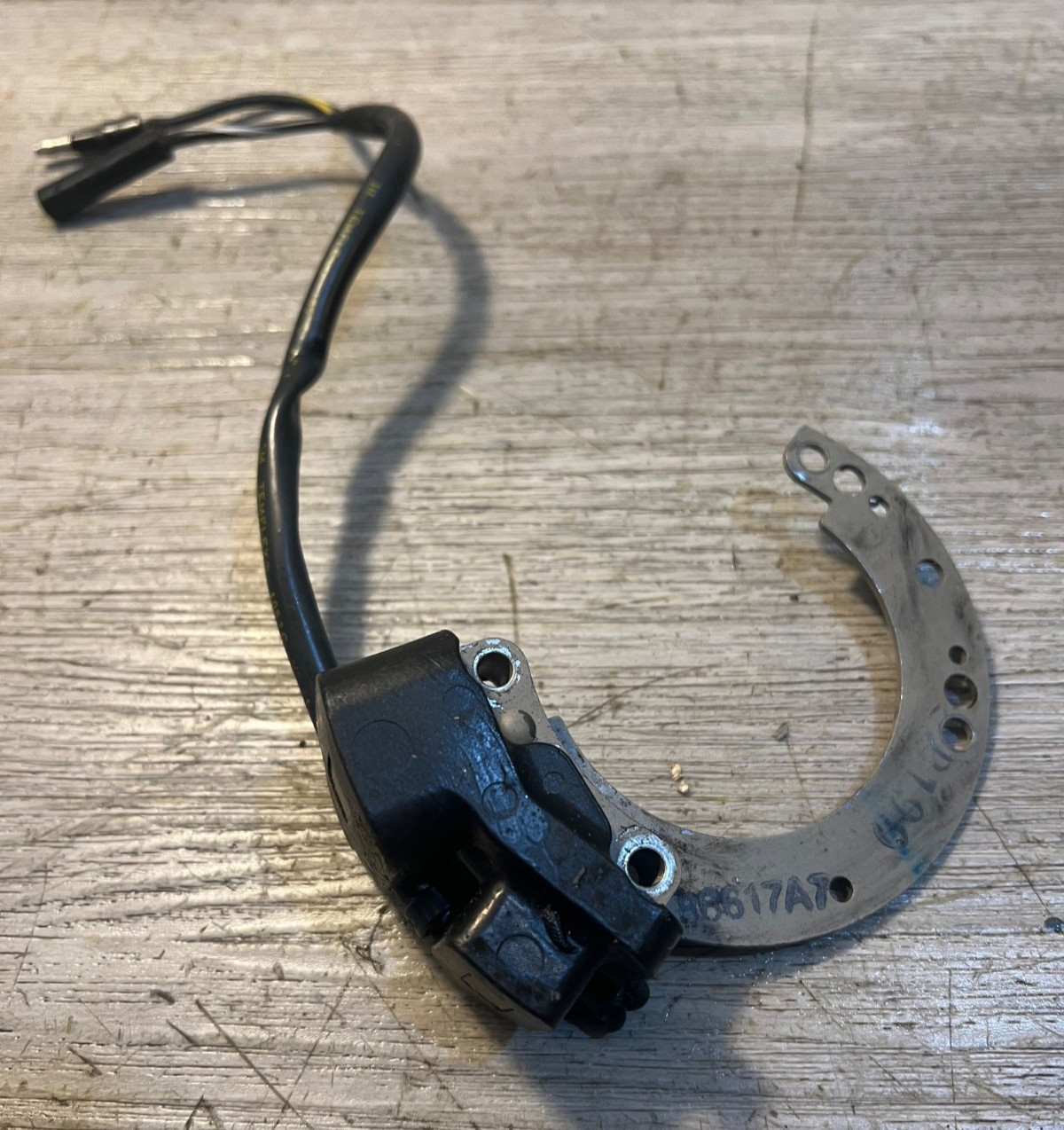 Mercury 6 8 9.9 10 15 hp 20 hp 25 hp 2-stroke outboard stator assembly 86617A13 Mercury 6 8 9.9 10 15 hp 20 hp 25 hp 2-stroke outboard stator assembly 86617A13