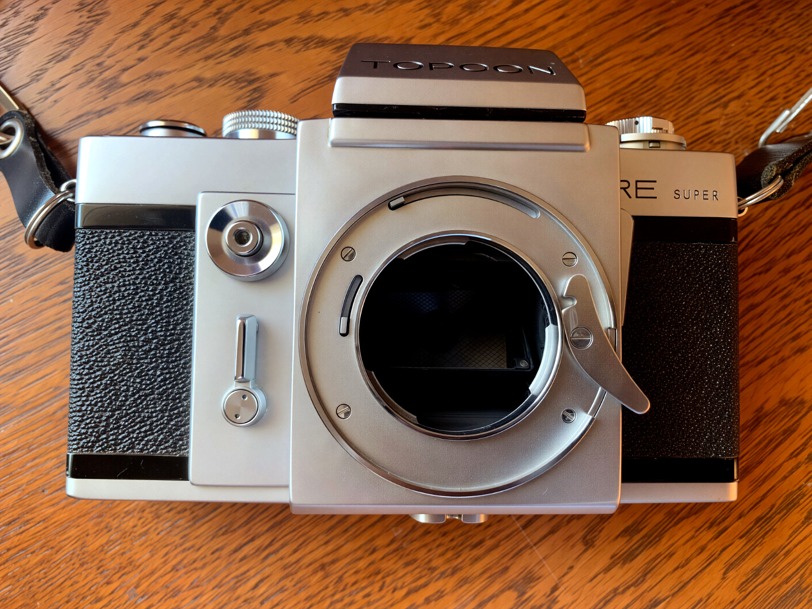 Topcon RE Super 35mm SLR Camera Body.  Parts Only.