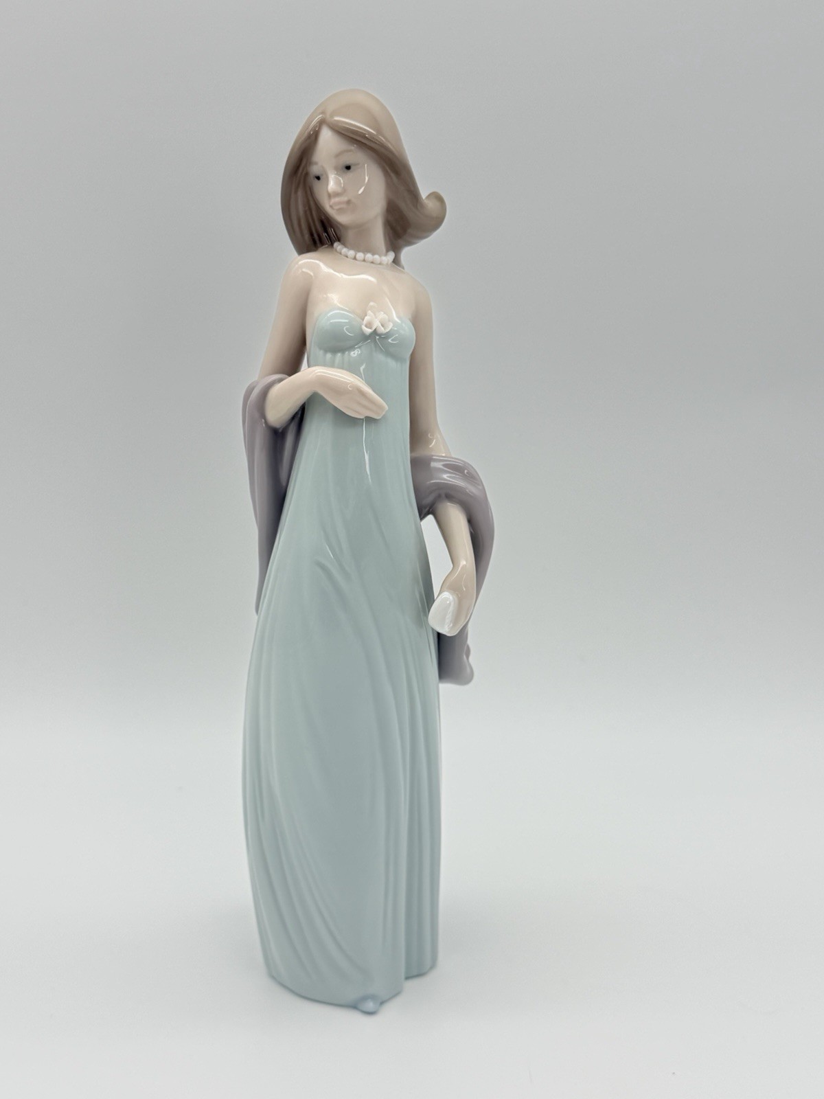 Lladro Ingenue Woman Figurine #5487 Retired Excellent Condition Lladro Ingenue Woman Figurine #5487 Retired Excellent Condition