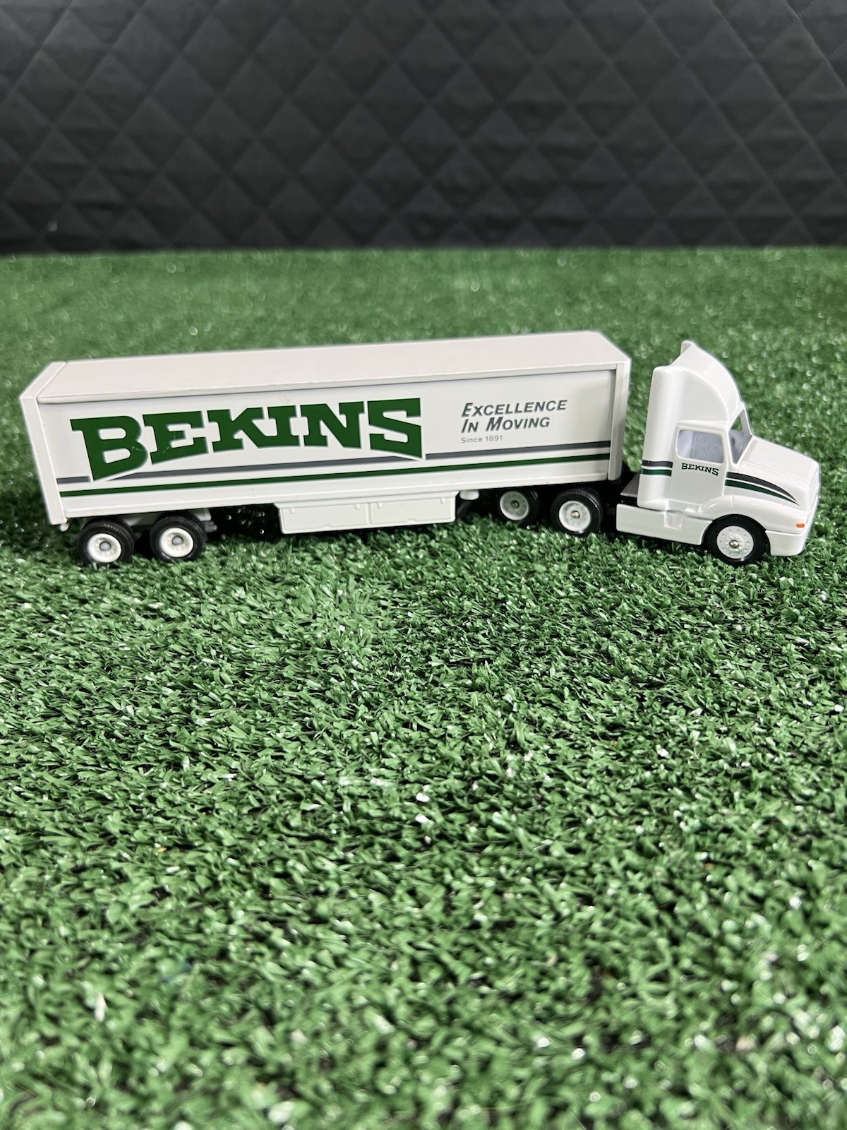 BEKINS excellence in moving LOGO  IH CAB WINROSS TRUCK Diecast #2