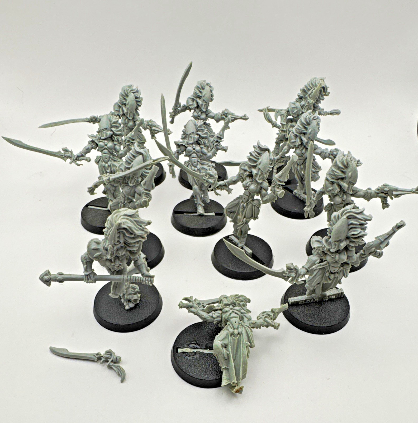 Games Workshop Warhammer 40k Eldar Aeldari Howling Banshees x12 Finecast Games Workshop Warhammer 40k Eldar Aeldari Howling Banshees x12 Finecast