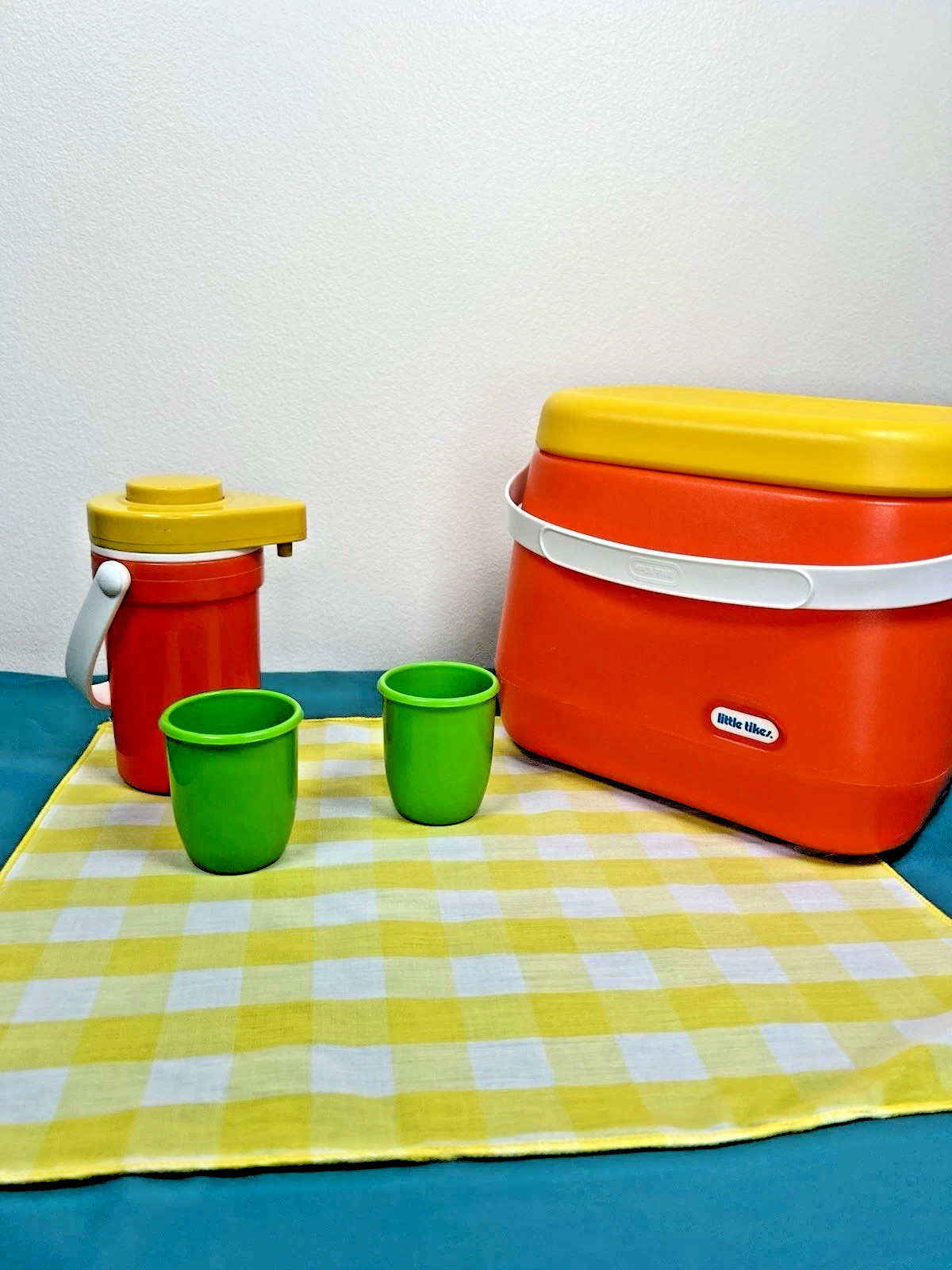 Vtg 1984 Little Tikes Picnic COOLER Lunch Box w/2 Cups And Pump Drink Dispenser