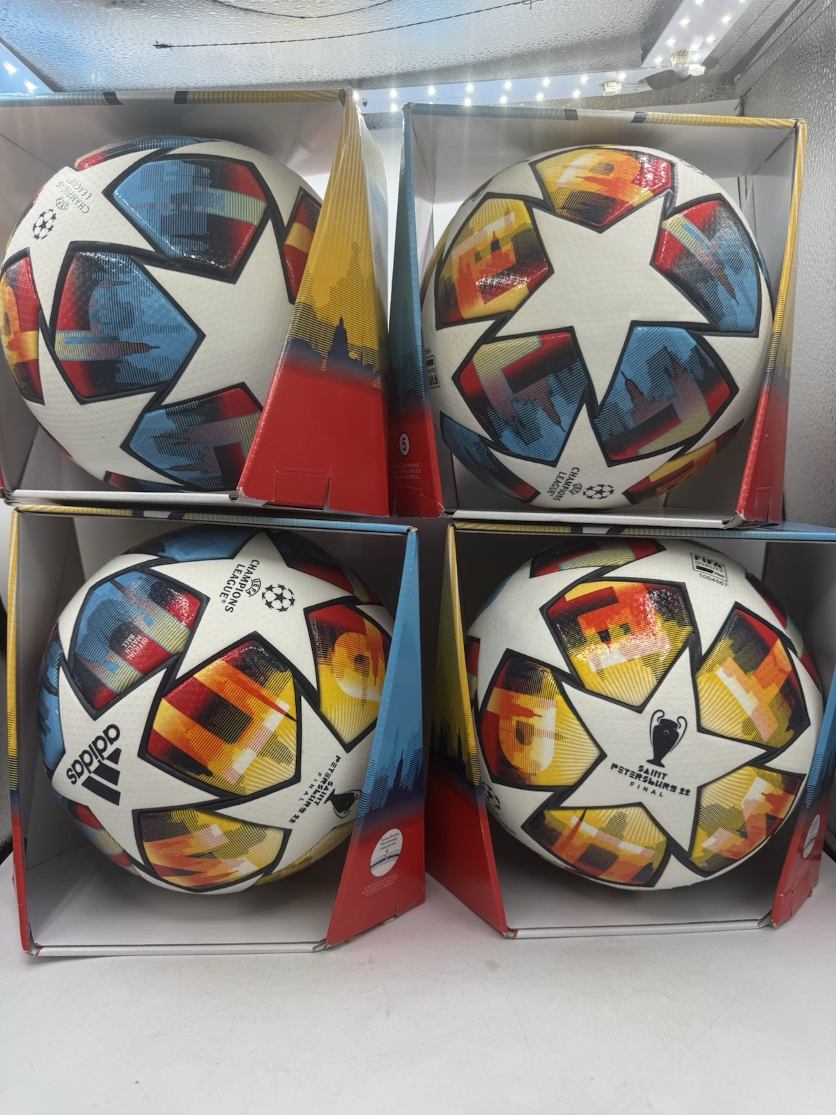 adidas UEFA Champions League Final 2021/2022 OMB Official Match Ball Lot Of 4 adidas UEFA Champions League Final 2021/2022 OMB Official Match Ball Lot Of 4
