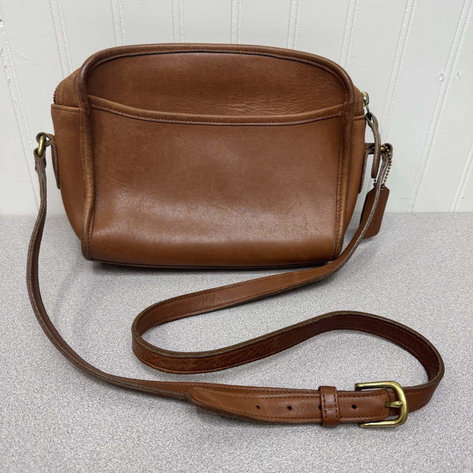 Vintage COACH Metropolis Crossbody Bag 9087 Brown Leather Key Chain Vintage COACH Metropolis Crossbody Bag 9087 Brown Leather Key Chain