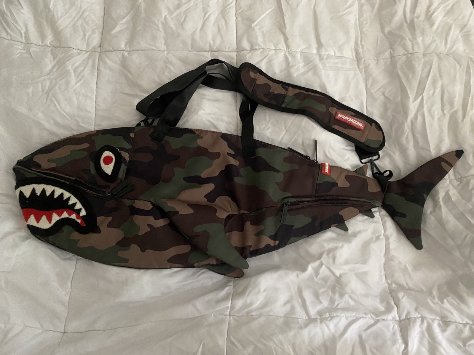 Sprayground Shark Duffle Bag Camo RARE Sprayground Shark Duffle Bag Camo RARE