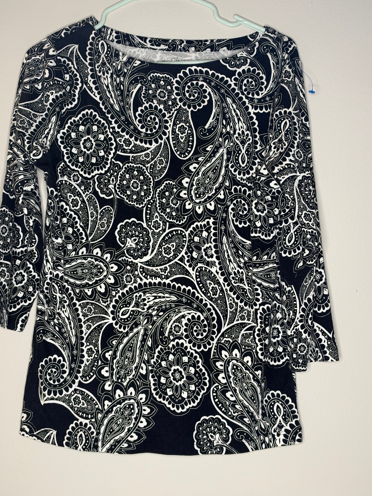 Chico\'s women\'s black white paisley sleeve top