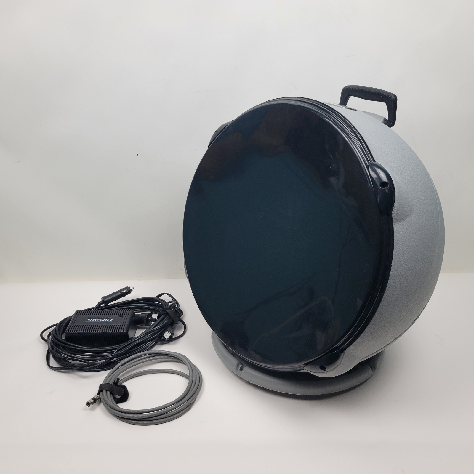 Winegard Carryout Anser GM-5000 Portable Satellite